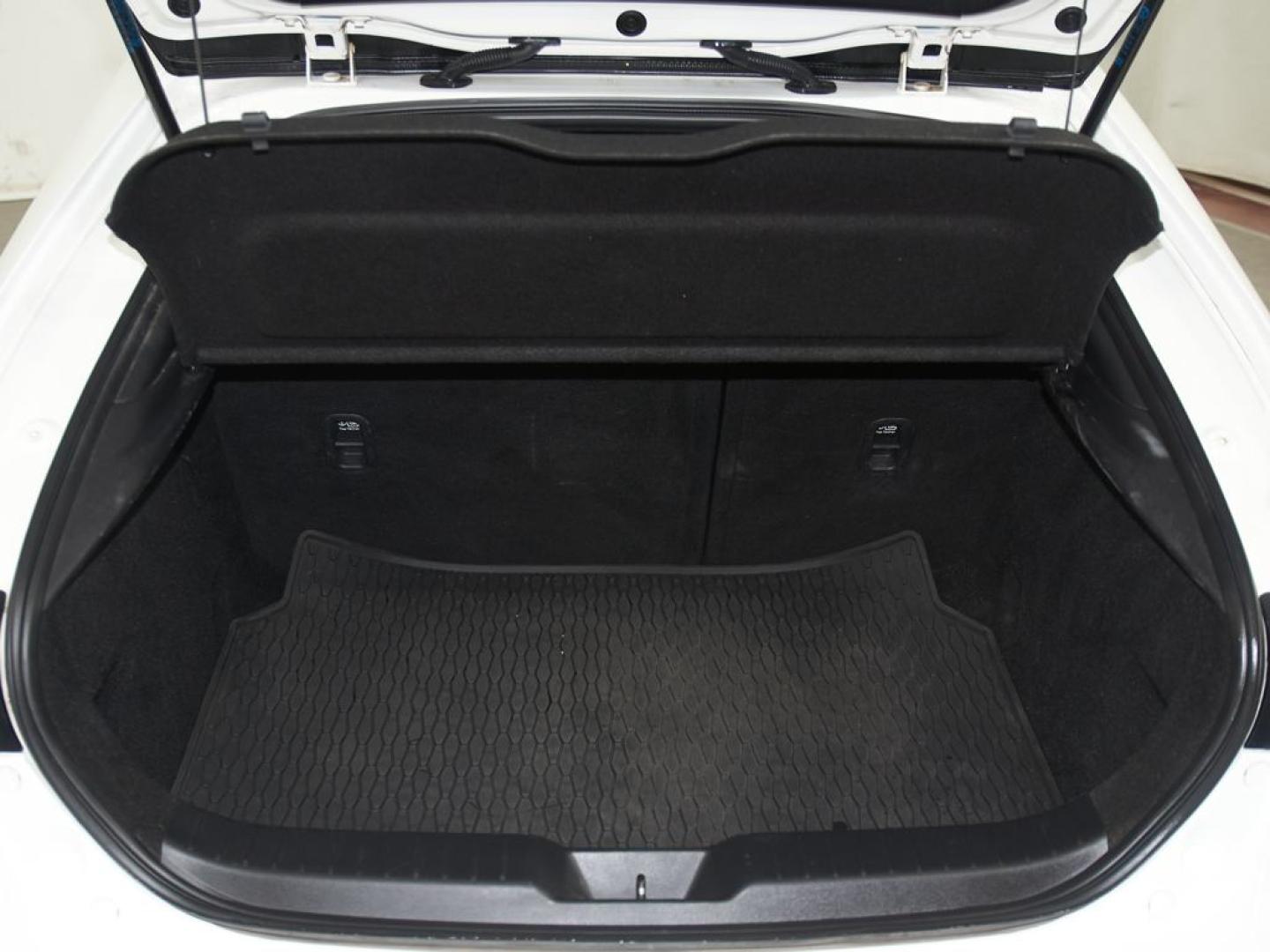 Mazda 3 2.0 e-Skyactiv-G Homura 90kW