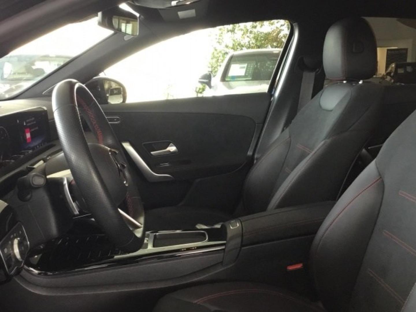 Mercedes Benz Clase A 200 d SedanMG Line (EURO 6d)