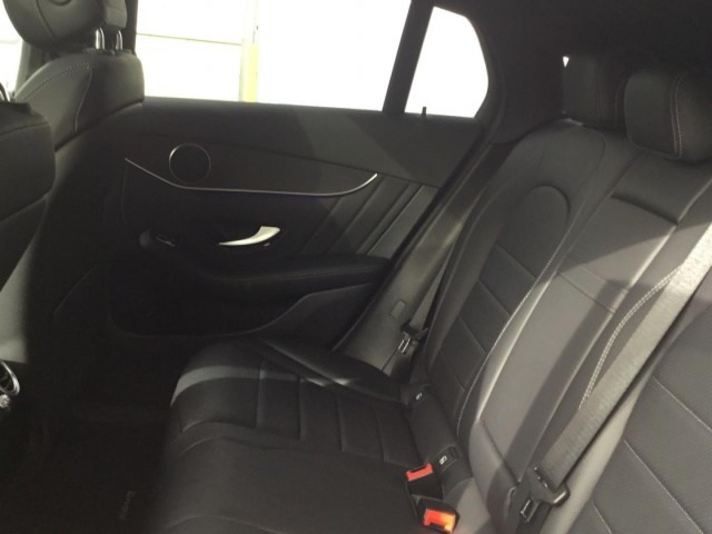 Mercedes Benz Clase GLC 200 4Matic AMG Line (EURO 6d)