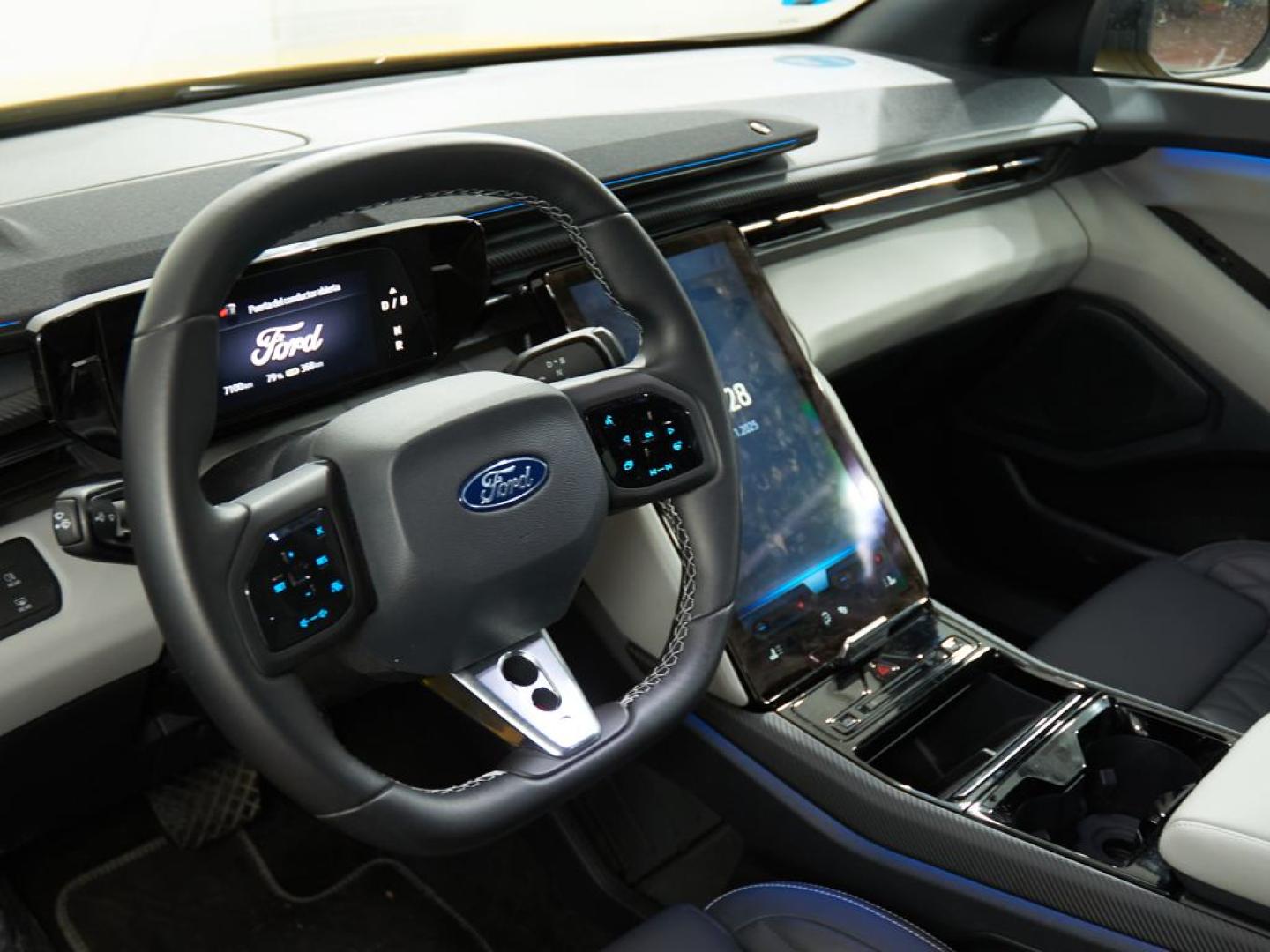 Ford Capri RWD Rango Extendido Premium 77kWh