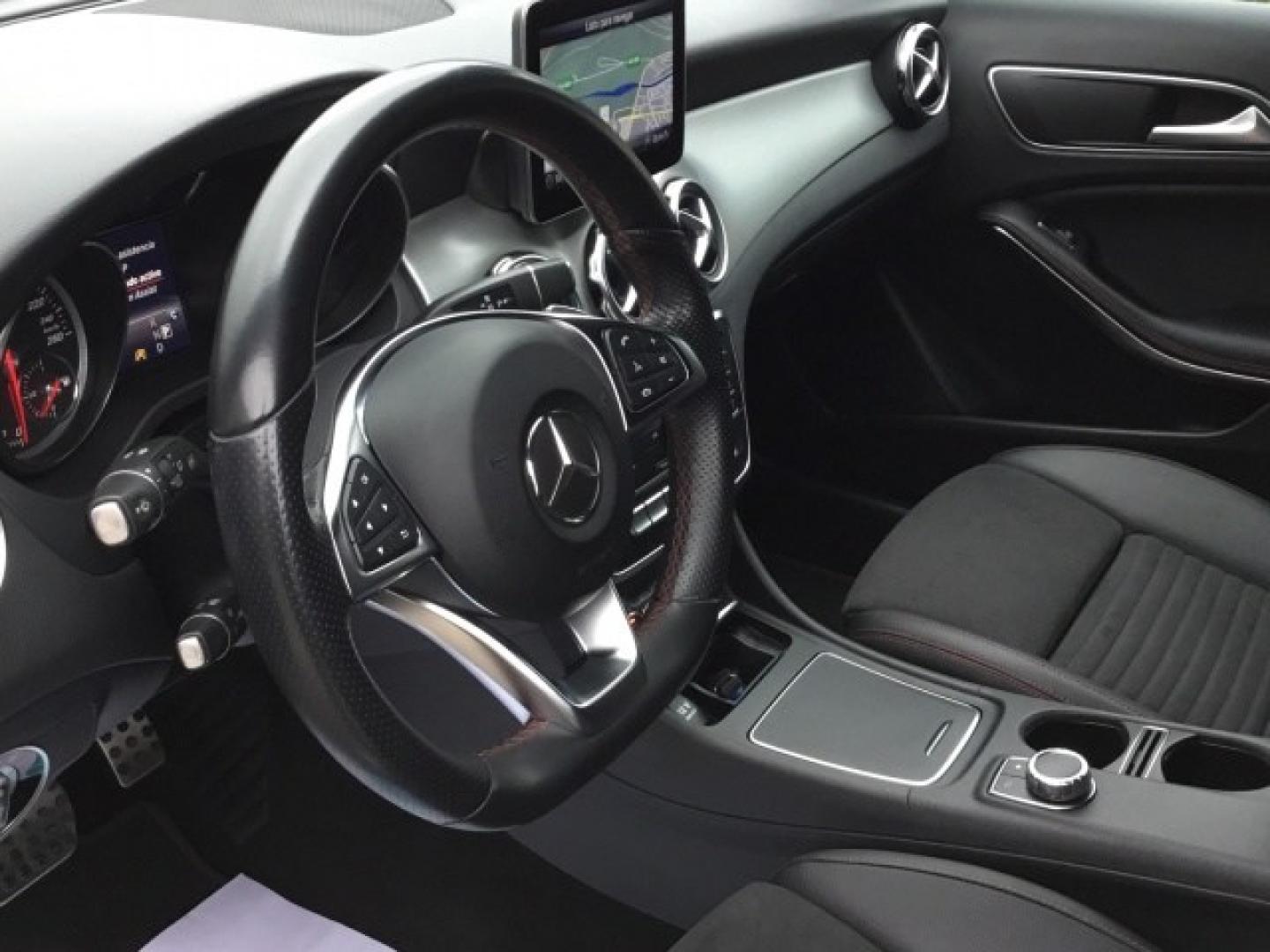 Mercedes Benz GLA 200 CDI / d AMG Line