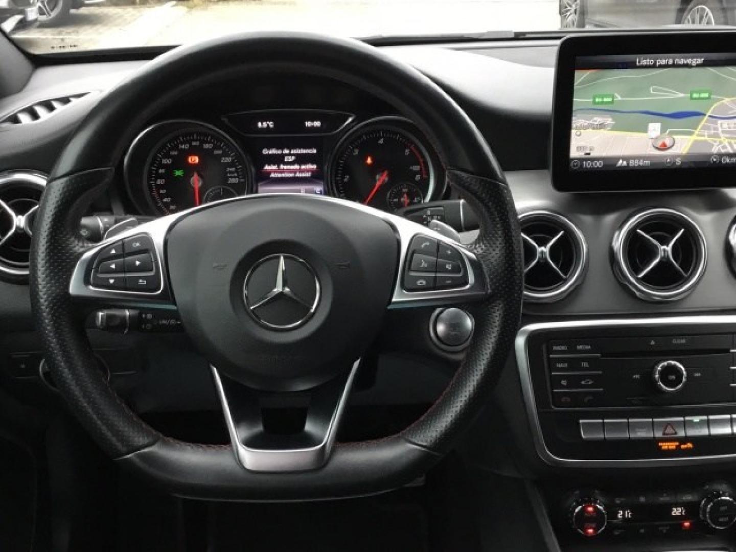 Mercedes Benz GLA 200 CDI / d AMG Line