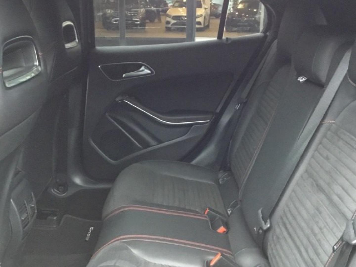 Mercedes Benz GLA 200 CDI / d AMG Line