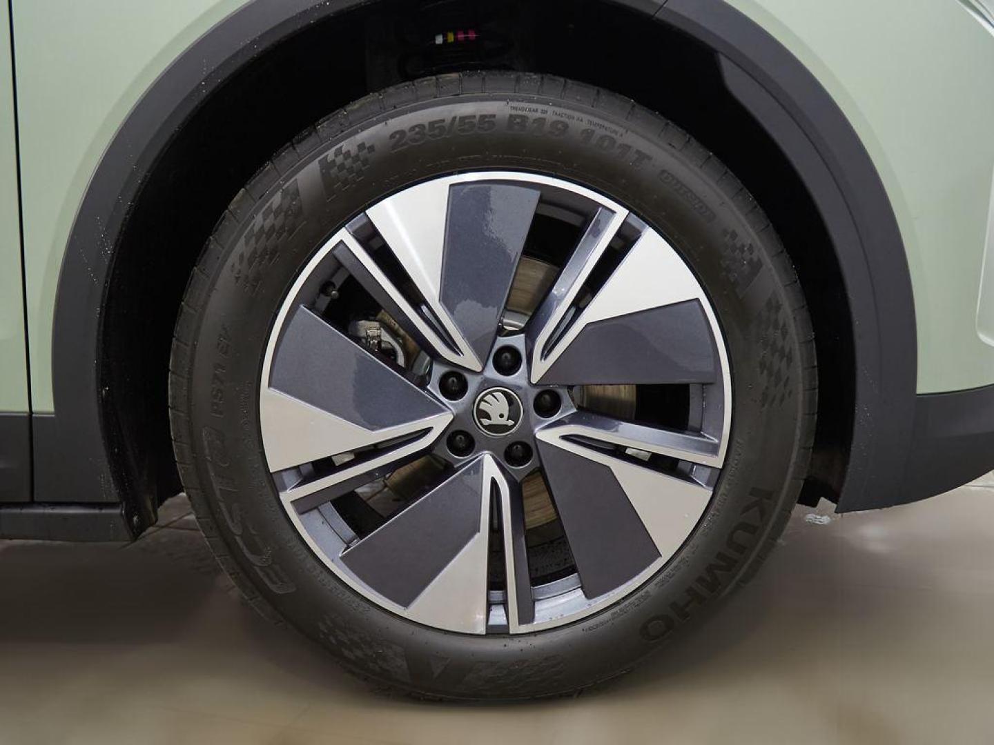 Skoda Elroq 60 63 kWh 150 kW (204 CV)