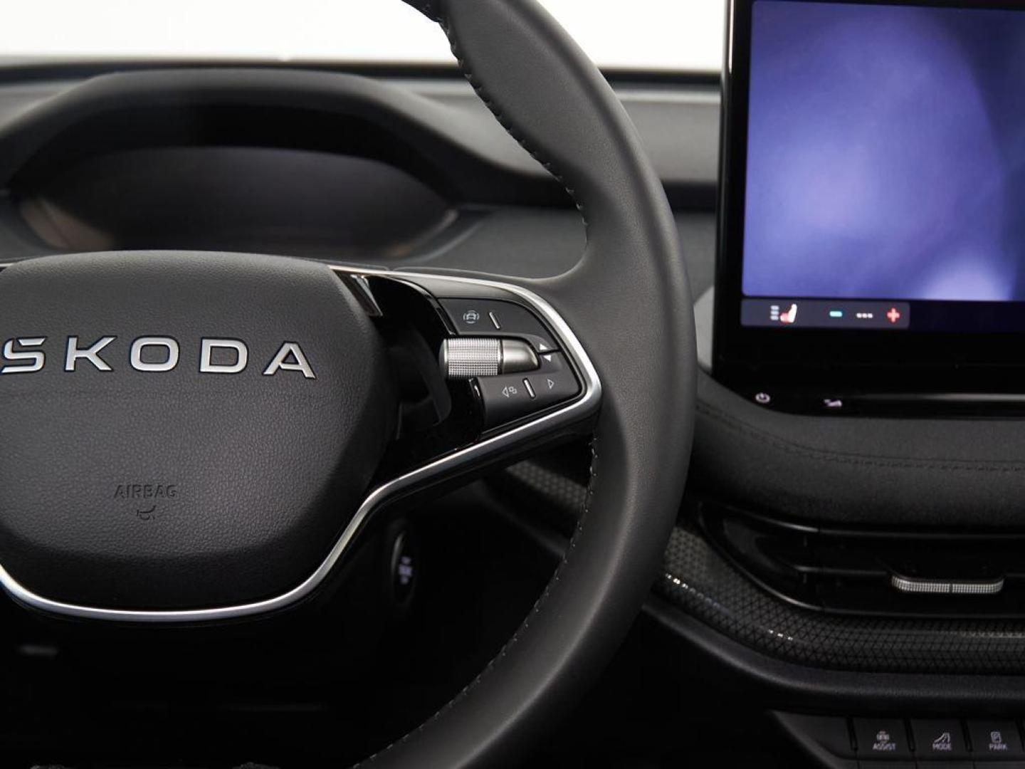 Skoda Elroq 60 63 kWh 150 kW (204 CV)