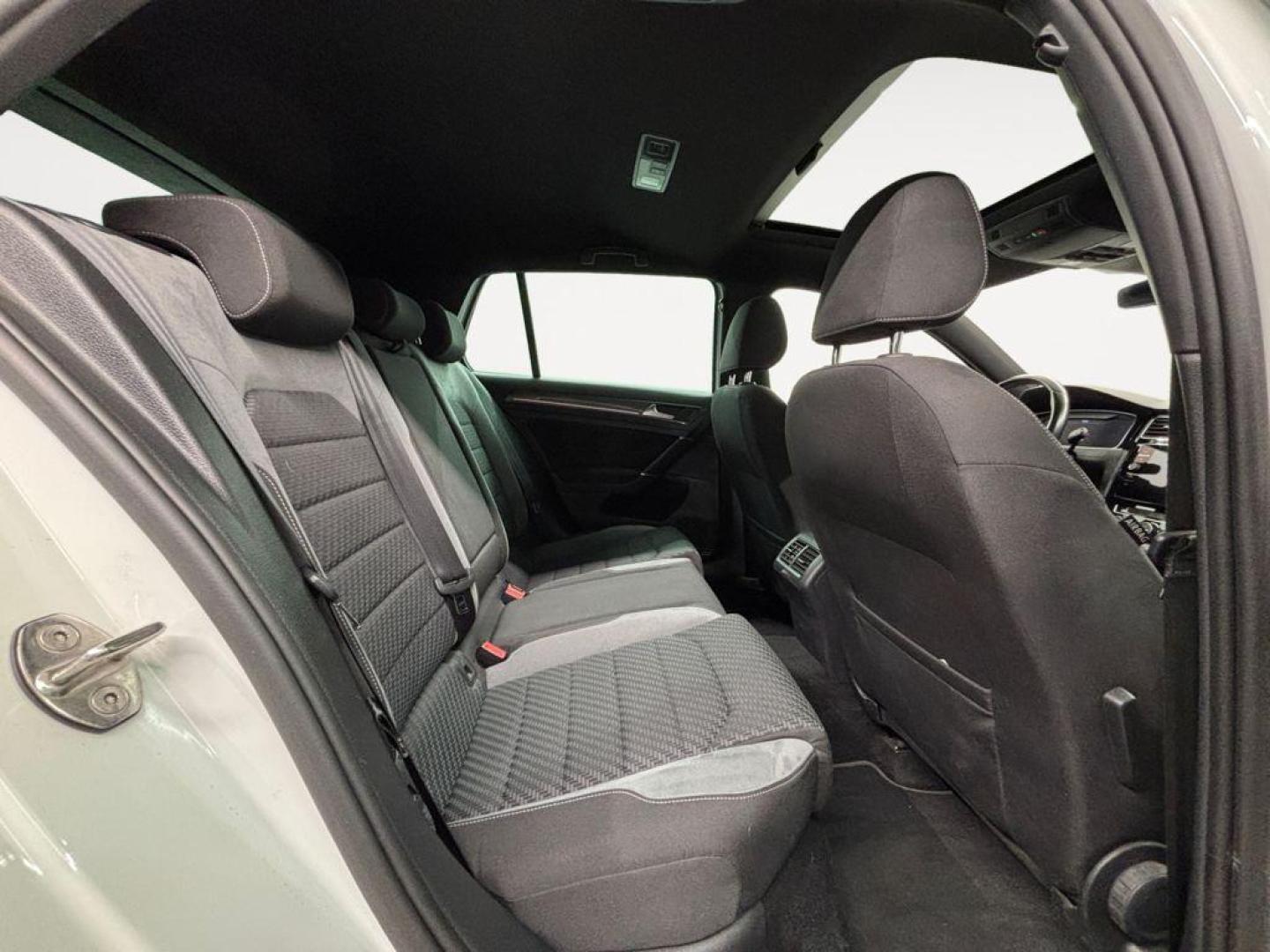 Volkswagen Golf Sport R-Line 1.5 TSI 110kW (150CV) DSG