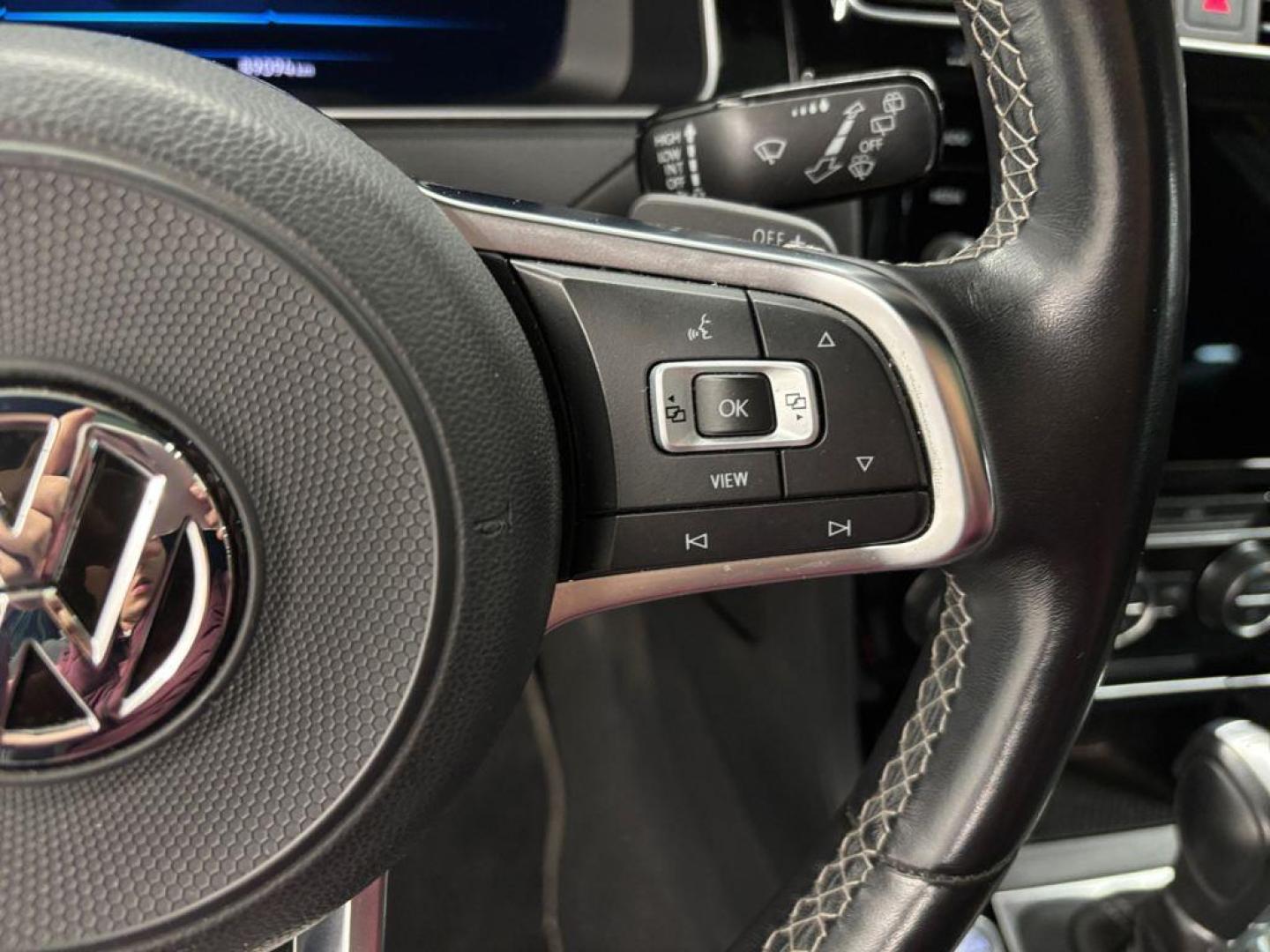 Volkswagen Golf Sport R-Line 1.5 TSI 110kW (150CV) DSG