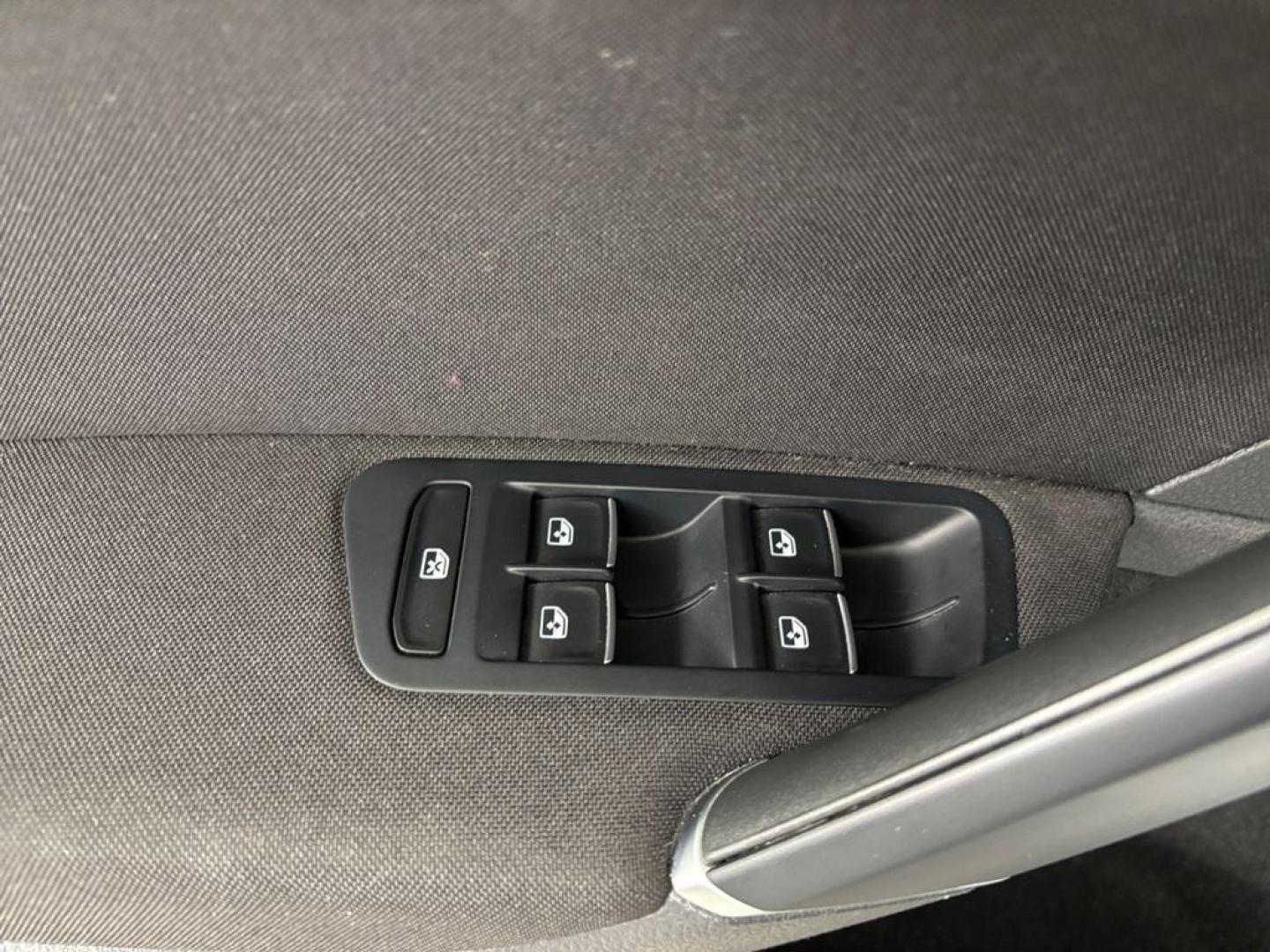 Volkswagen Golf Sport R-Line 1.5 TSI 110kW (150CV) DSG