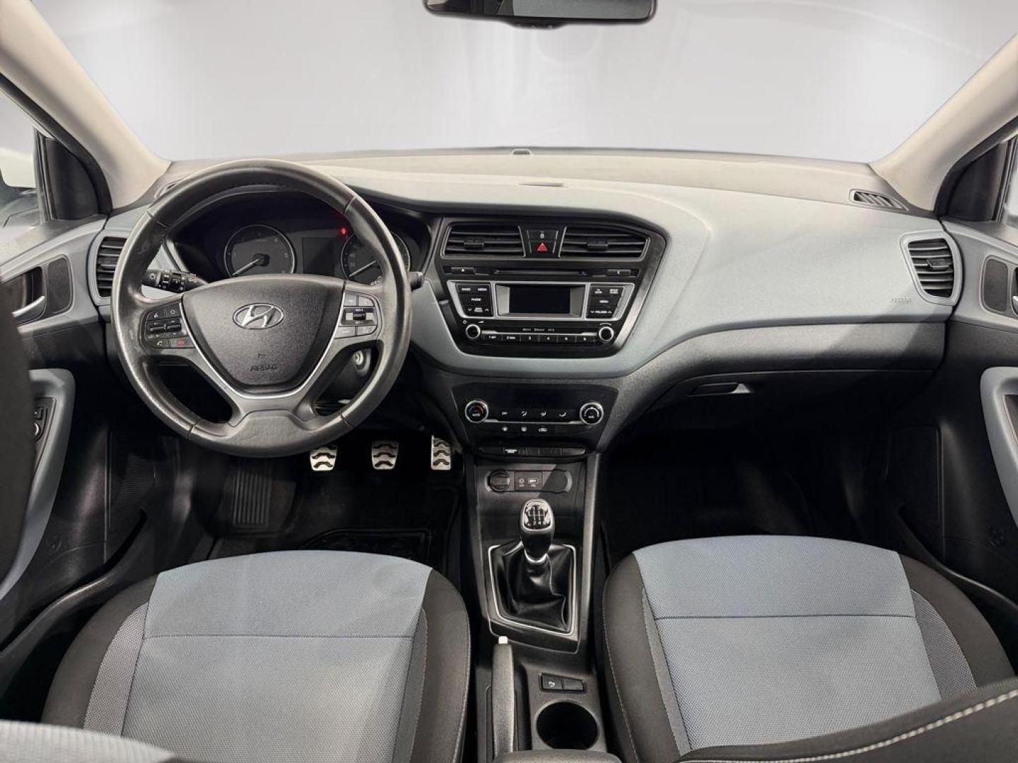 Hyundai i20 1.4 CRDI Essence 66 kW (90 CV)