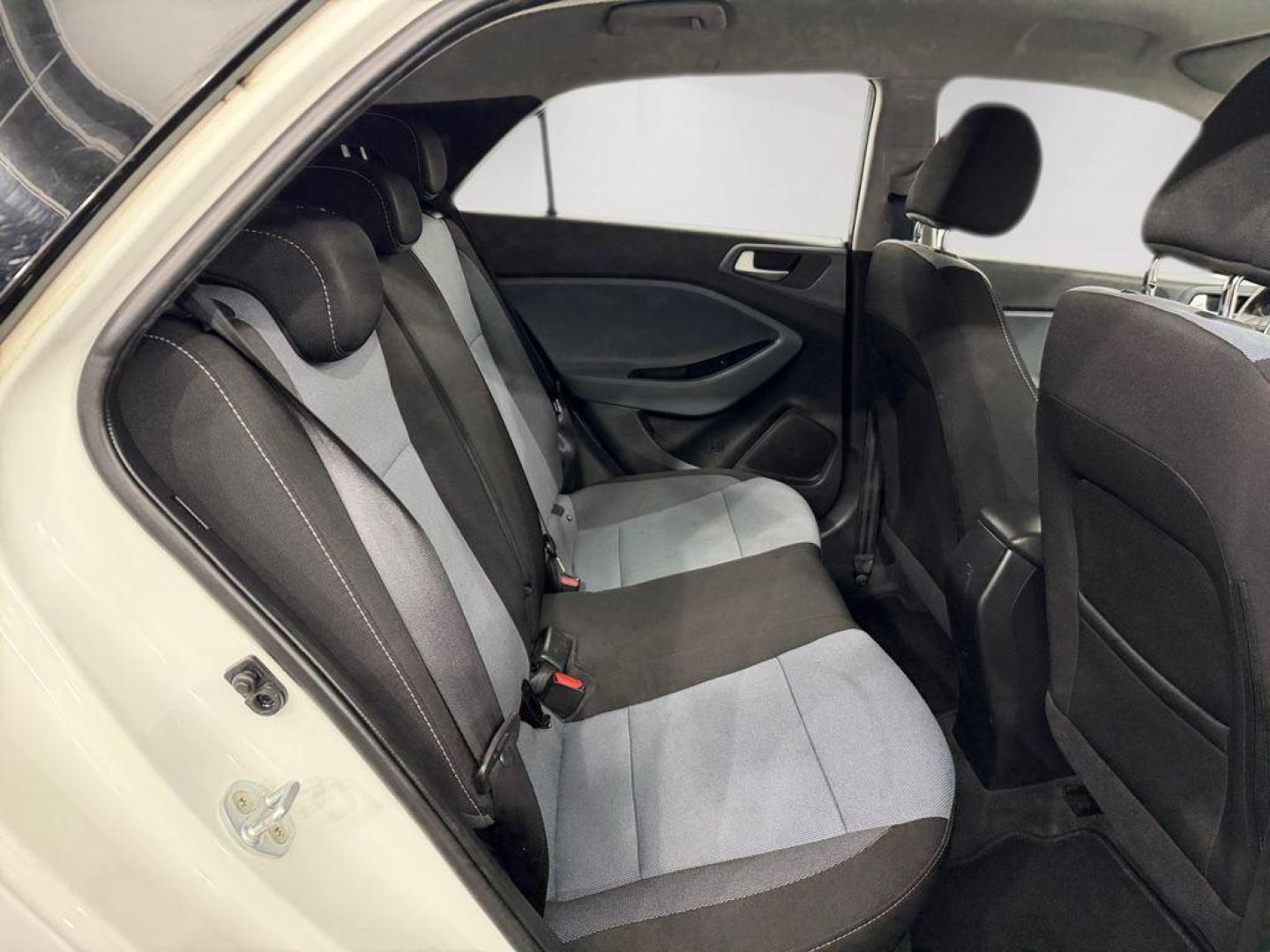 Hyundai i20 1.4 CRDI Essence 66 kW (90 CV)