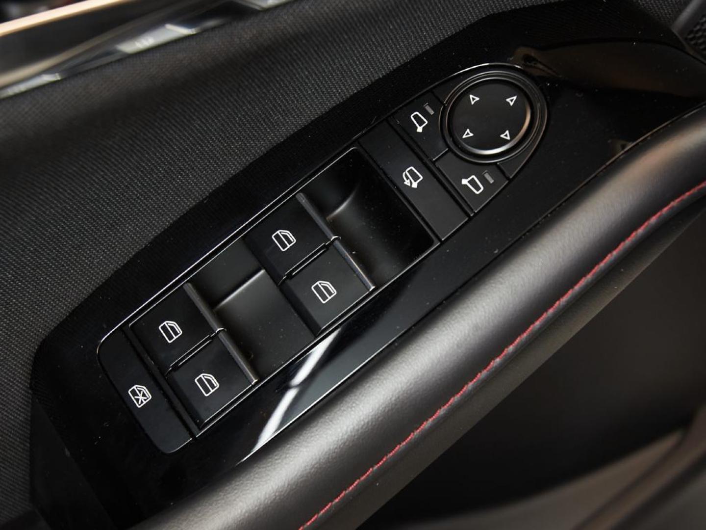 Mazda CX-30 2025 2.5L E-SKYACTIV G MHEV 103KW (140CV) 6MT FWD HOMURA