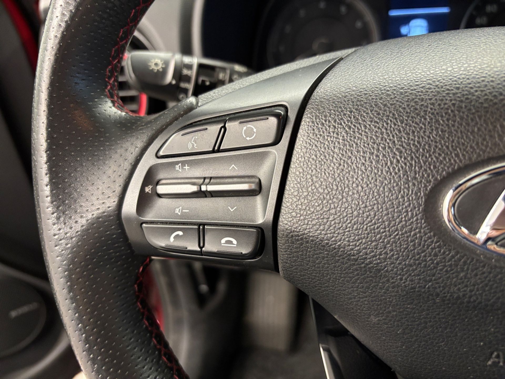 Hyundai Kona 1.0 TGDI Style Sky 4X2