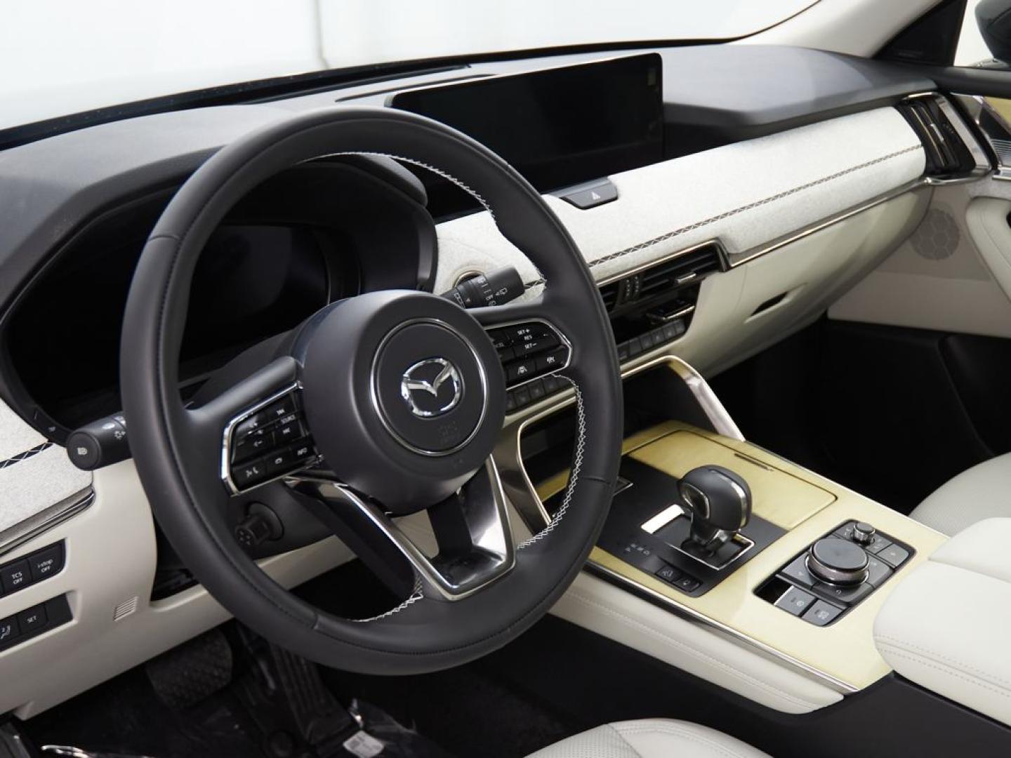 Mazda CX-60 2025 3.3L E-SKYACTIV D MHEV 187KW (254 CV) 8AT AWD TAKUMI PLUS