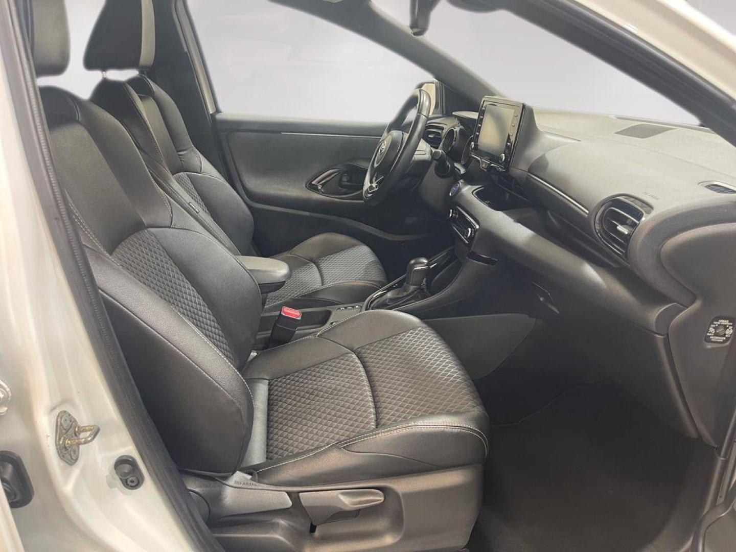 Toyota Yaris 1.5 120H Style Plus 85 kW (116 CV)