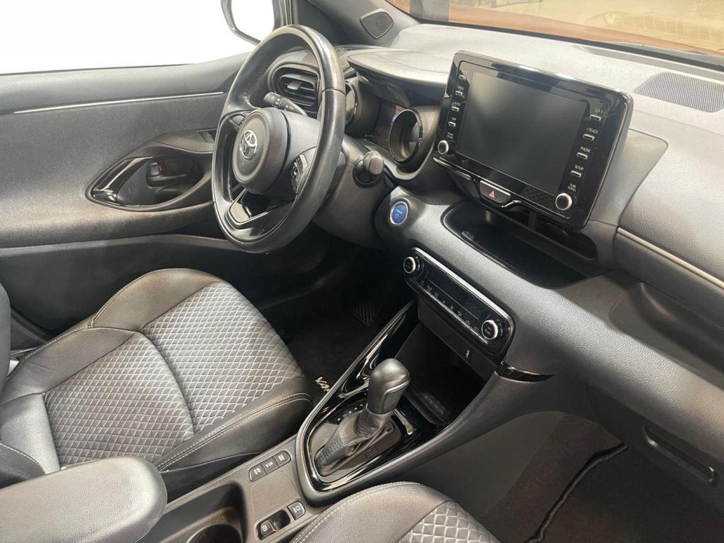 Toyota Yaris 1.5 120H Style Plus 85 kW (116 CV)