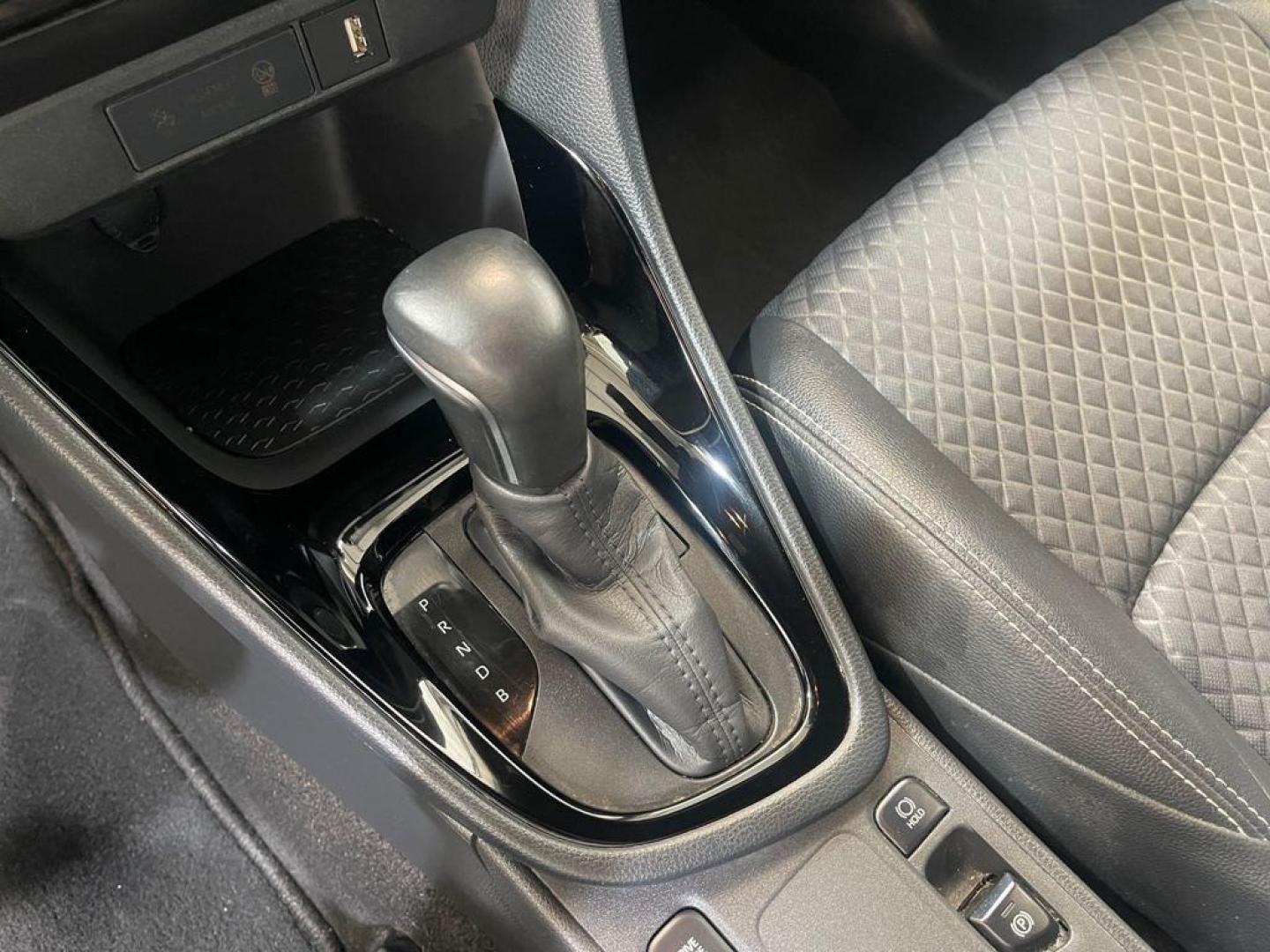 Toyota Yaris 1.5 120H Style Plus 85 kW (116 CV)