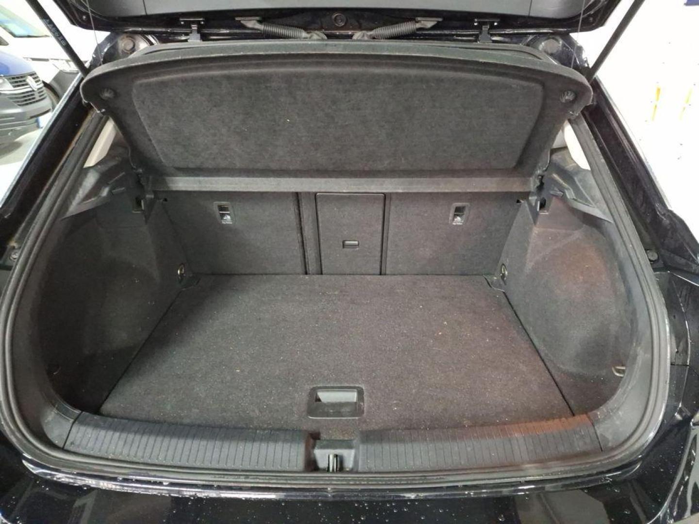 Volkswagen T-Roc Advance R-Line 1.0 TSI 81 kW (110 CV)