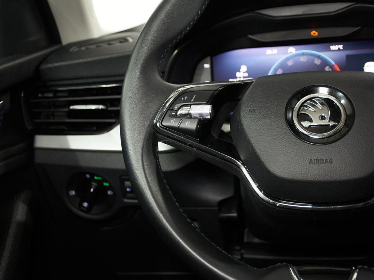 Skoda Kamiq 1.0 TSI Ambition 70 kW (95 CV)