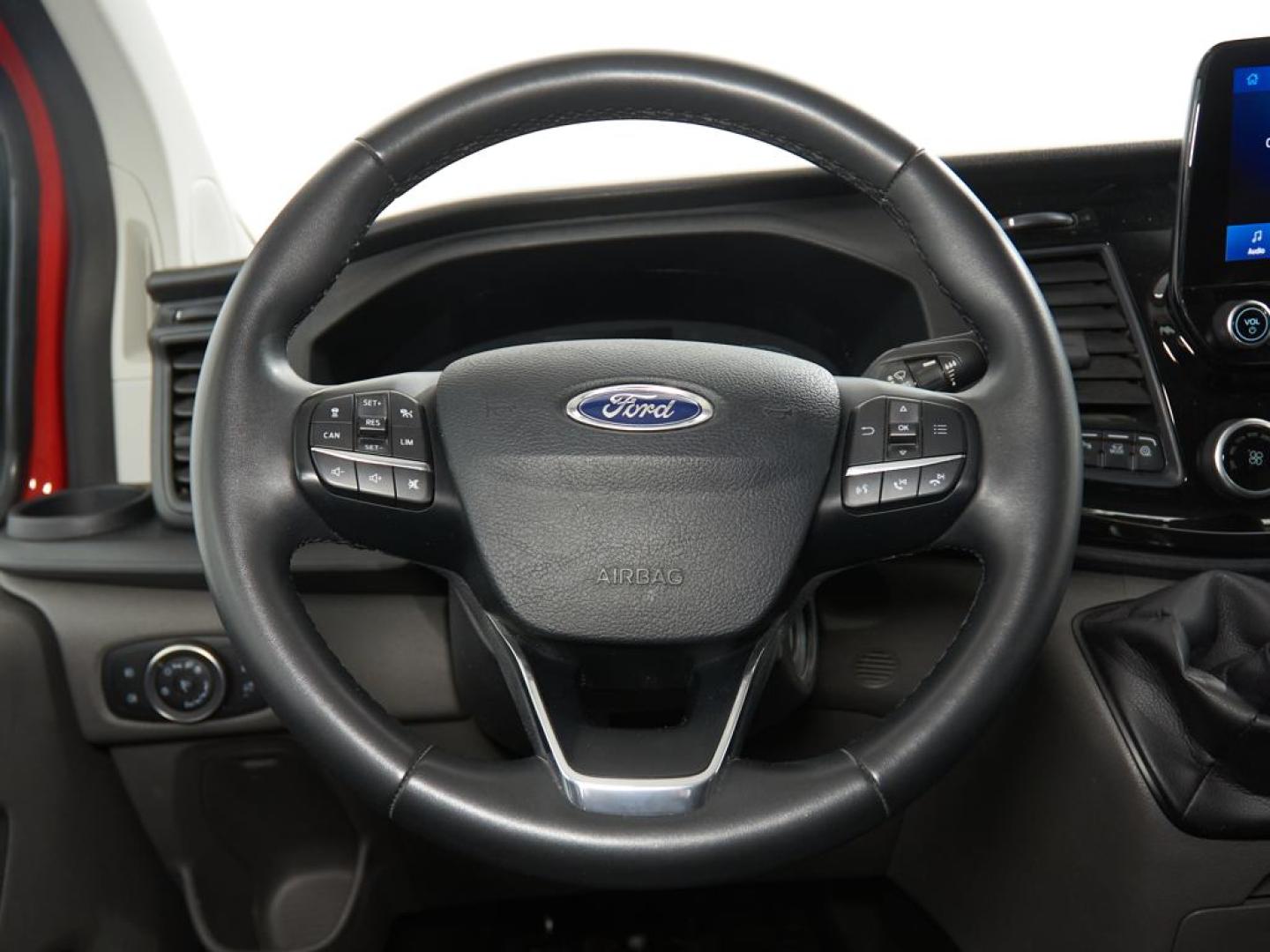 Ford Transit Custom FT 320 L1 Kombi 2.0 Ecoblue Trail 136