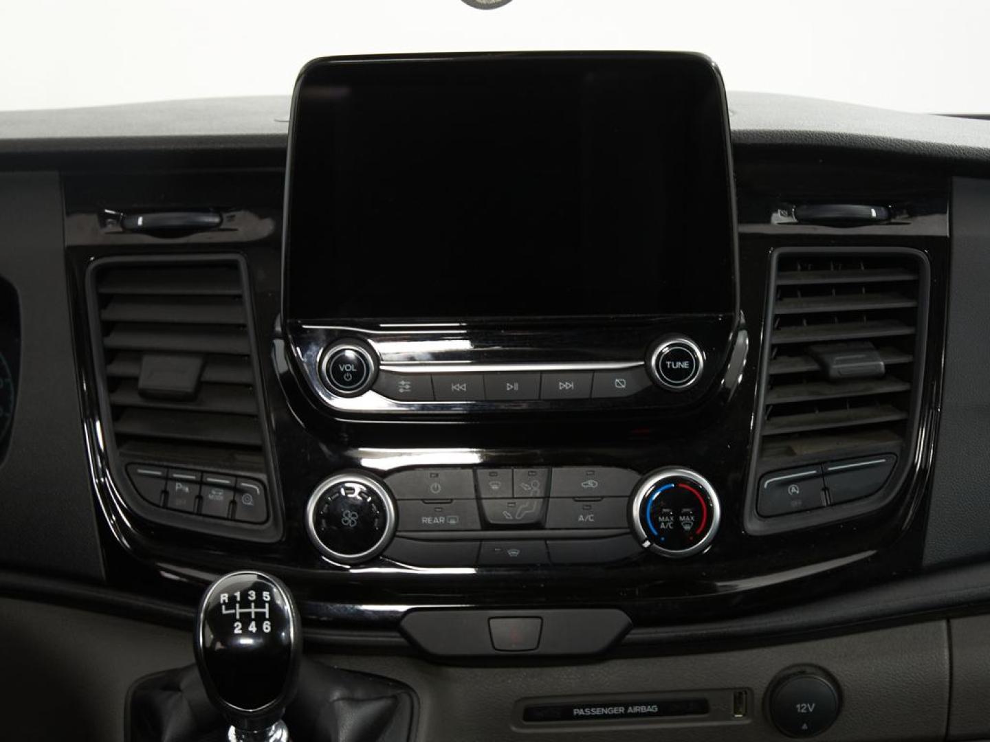 Ford Transit Custom FT 320 L1 Kombi 2.0 Ecoblue Trail 136