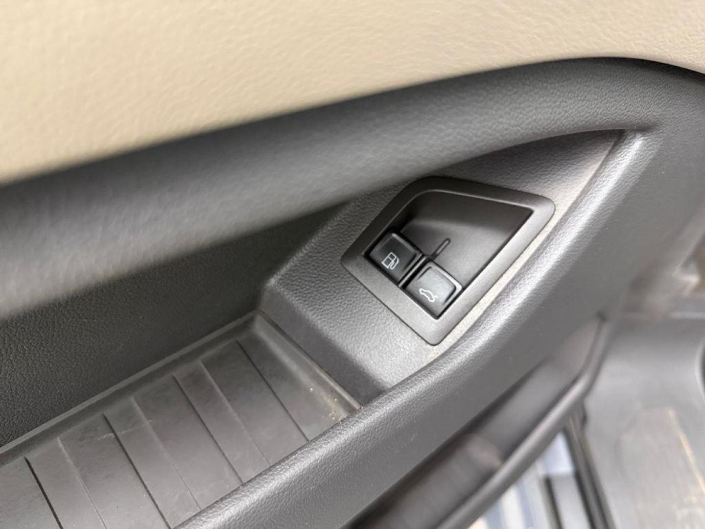 Volkswagen Multivan Life Batalla Corta 1.4 TSI PHEV 160 kW (218 CV) DSG