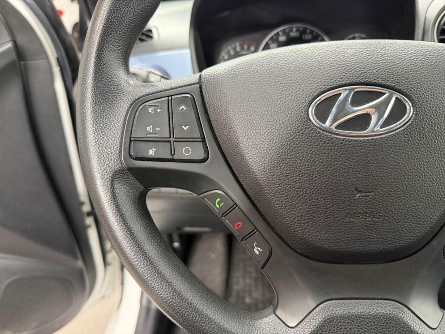 Hyundai i10 1.0 Essence 49 kW (66 CV)