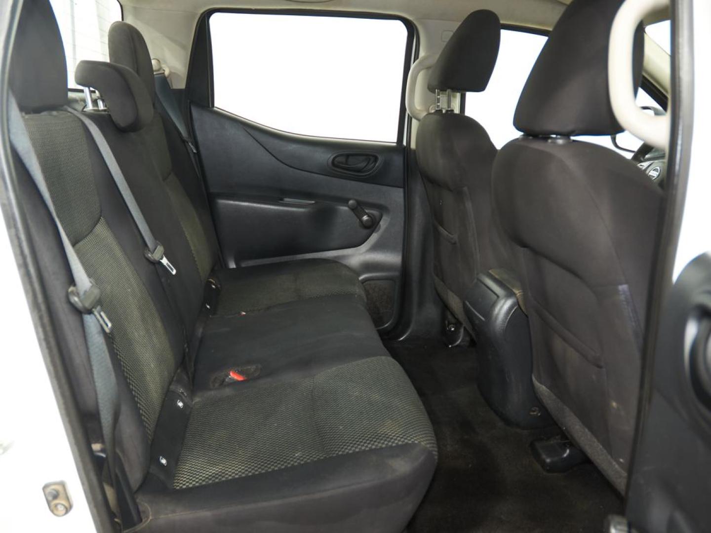 Nissan Navara 2.3dCi King Cab Visia