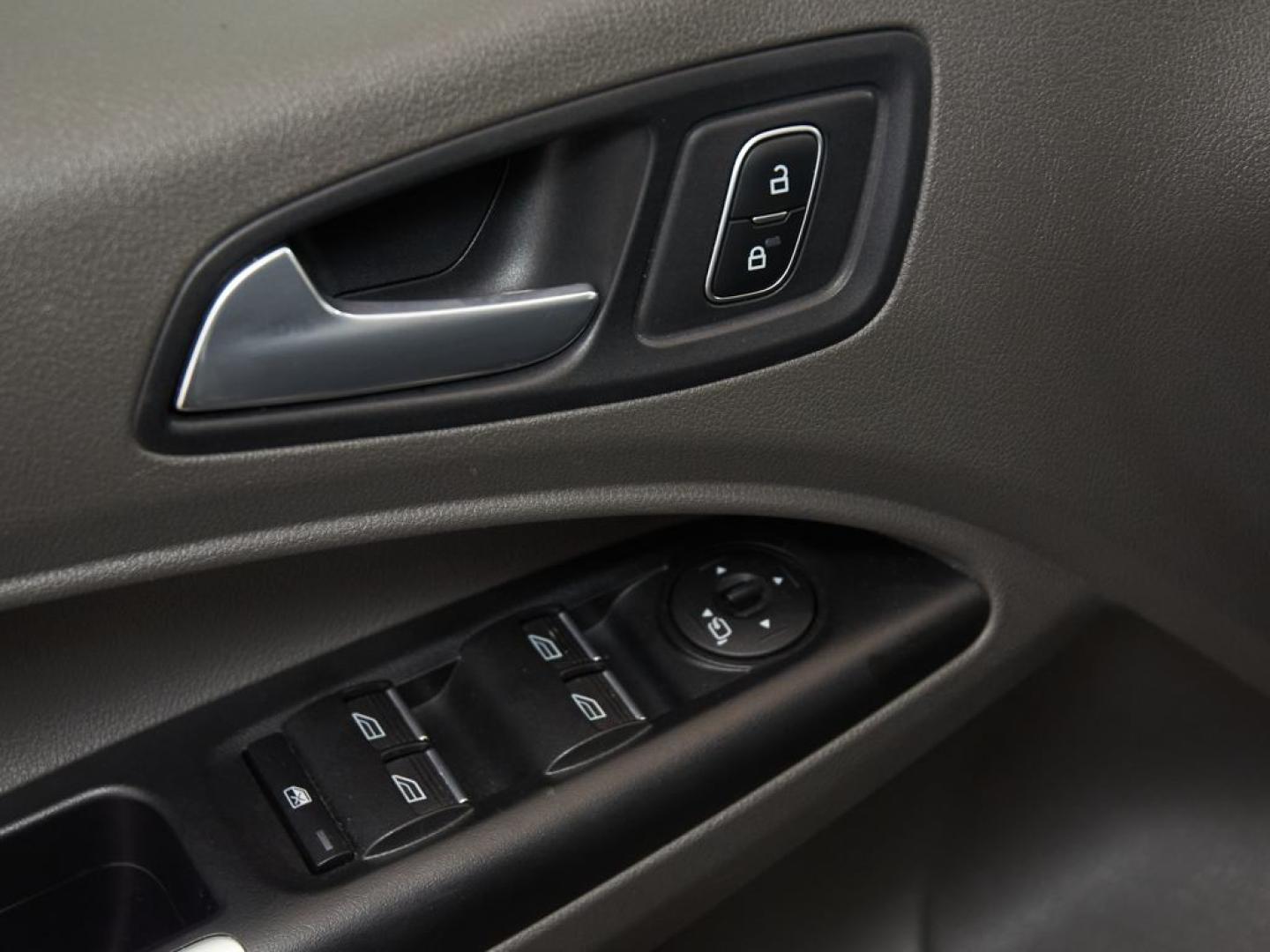 Ford Transit Connect Kombi 1.5 TDCi 88kW Active 230 L2 (N1)