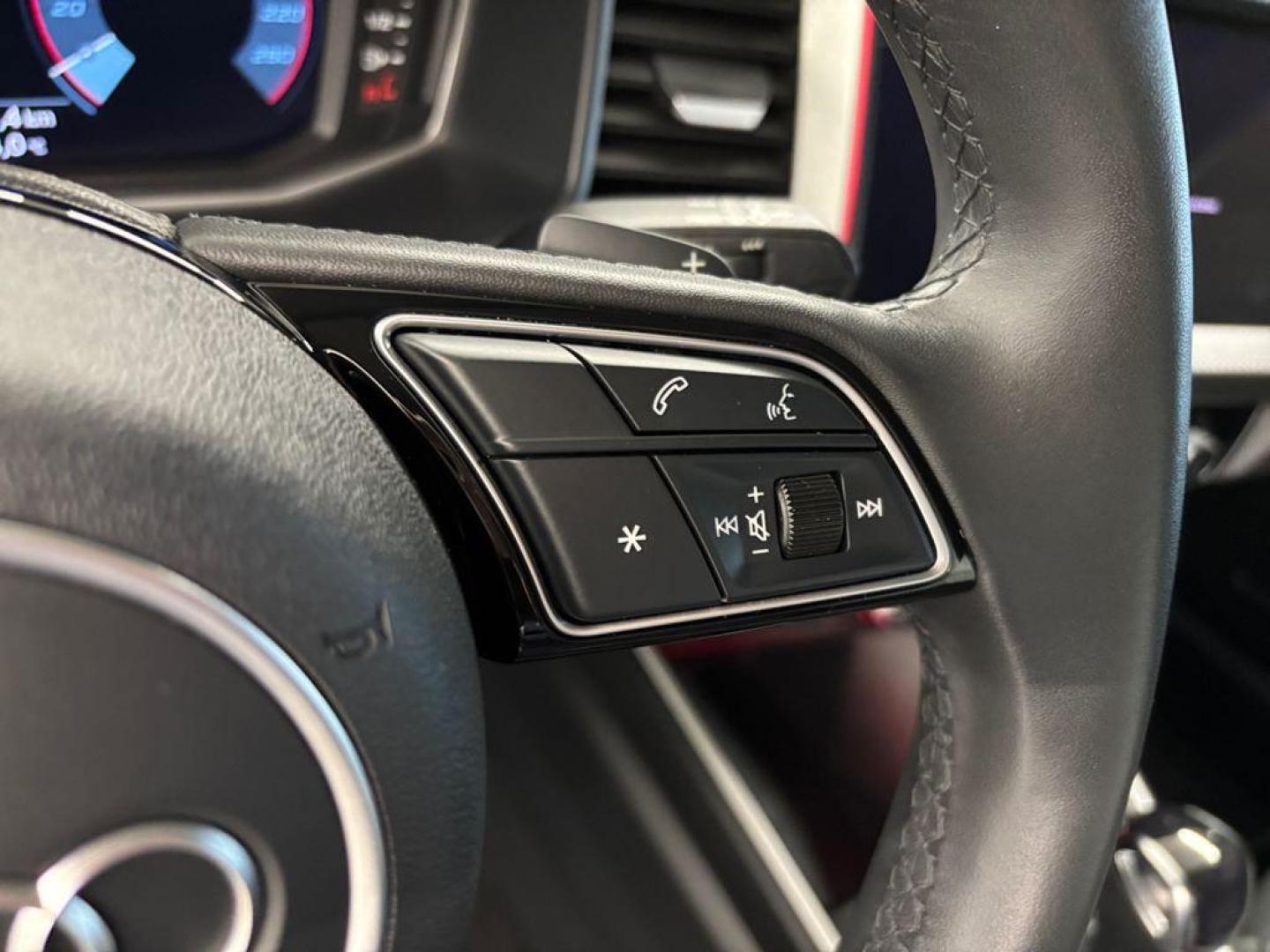 Audi A1 Sportback Adrenal Black 30TFSI 85kW S tr