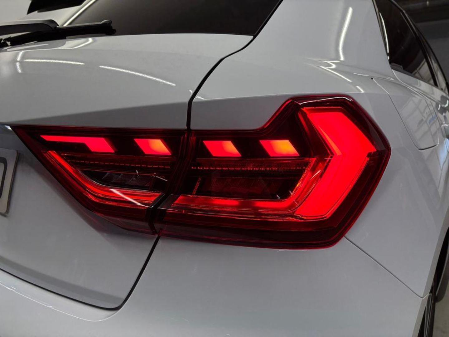 Audi A1 Sportback Adrenal Black 30TFSI 85kW S tr