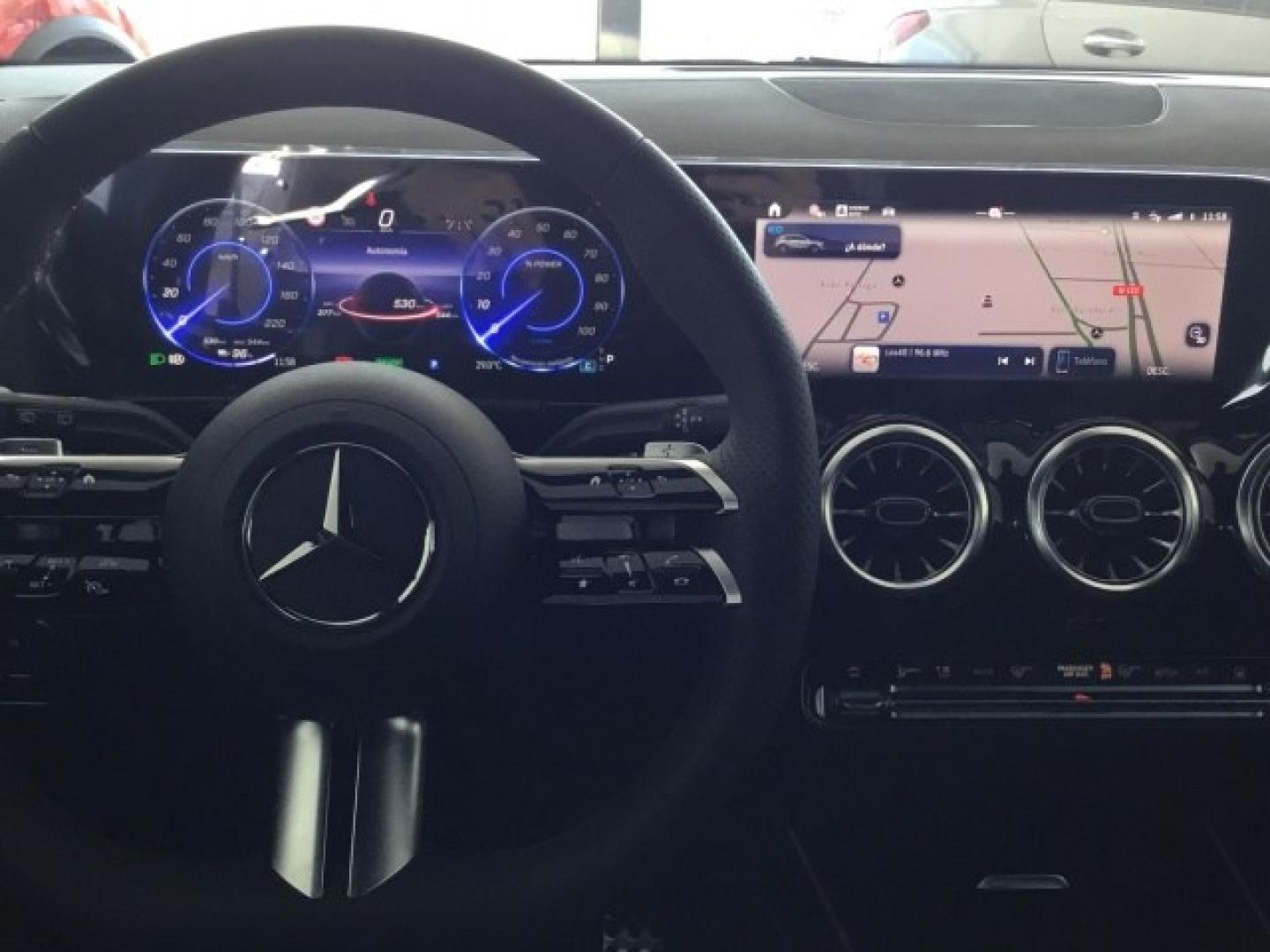 Mercedes Benz EQA 250+ + AMG Line