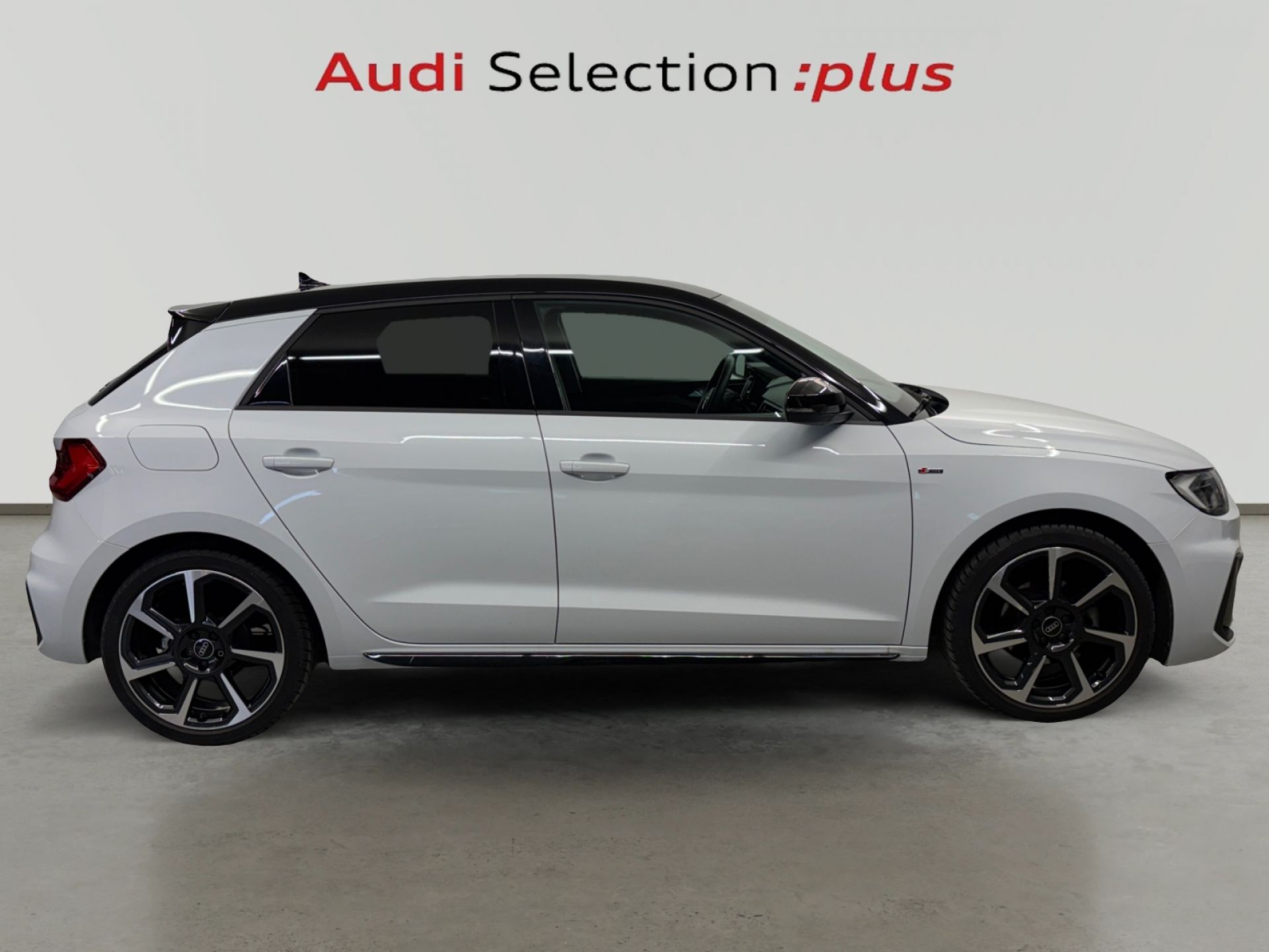 Audi A1 Sportback Adrenal Black 30TFSI 85kW S tr
