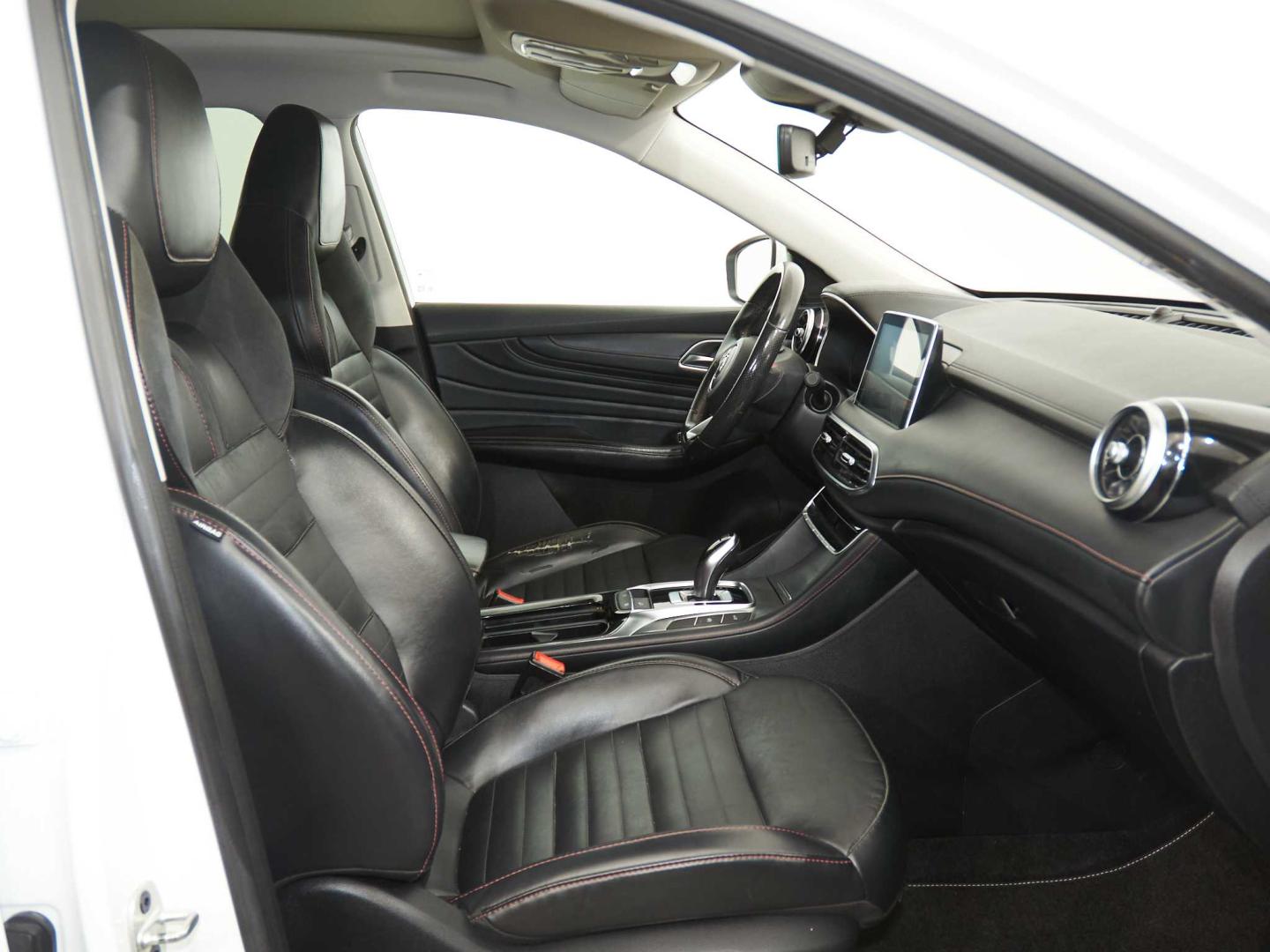 MG 1.5 T-GDI AT Luxury