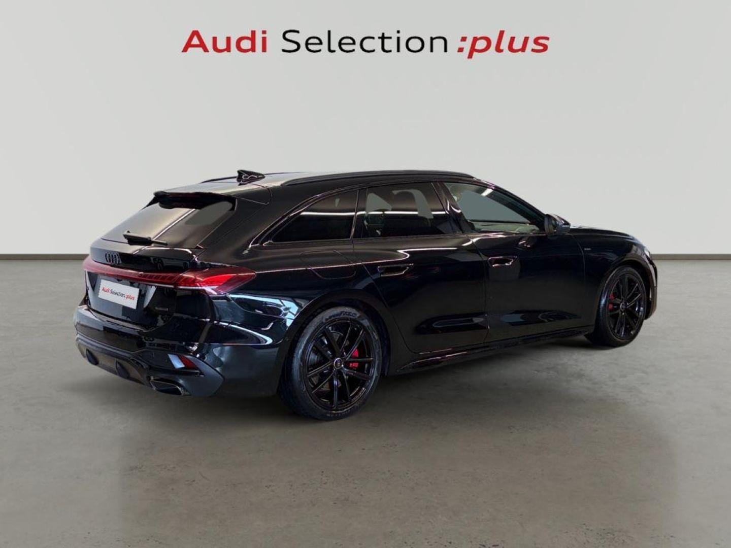Audi A5 Avant e-hybrid quattro 220kW Black Line