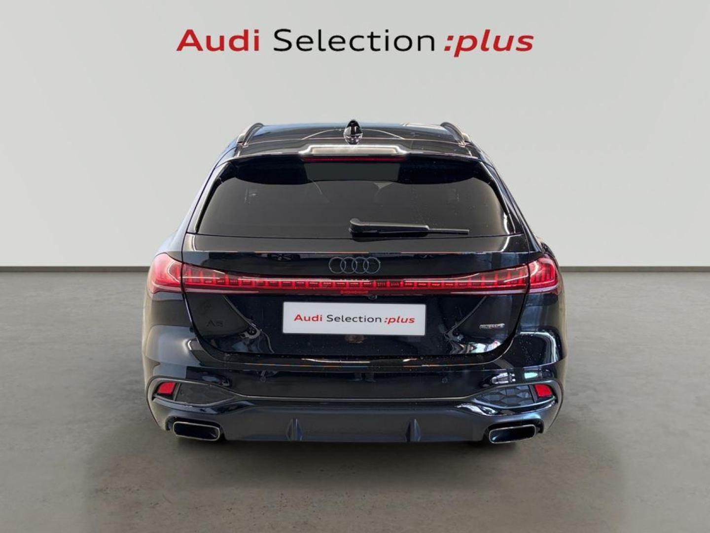 Audi A5 Avant e-hybrid quattro 220kW Black Line