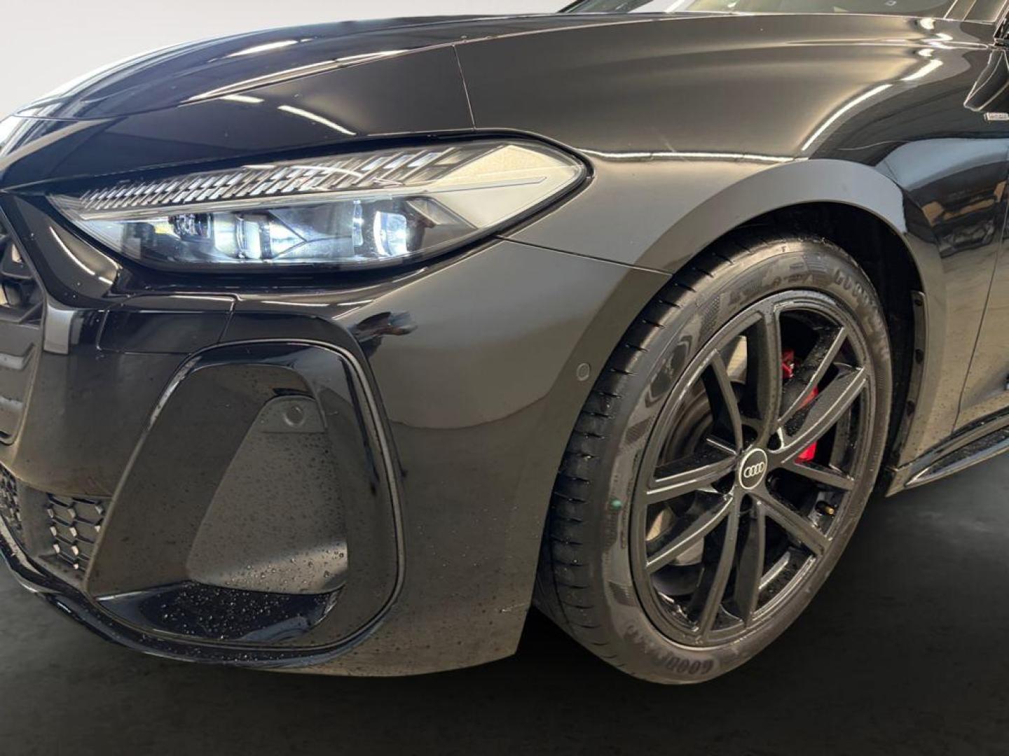 Audi A5 Avant e-hybrid quattro 220kW Black Line