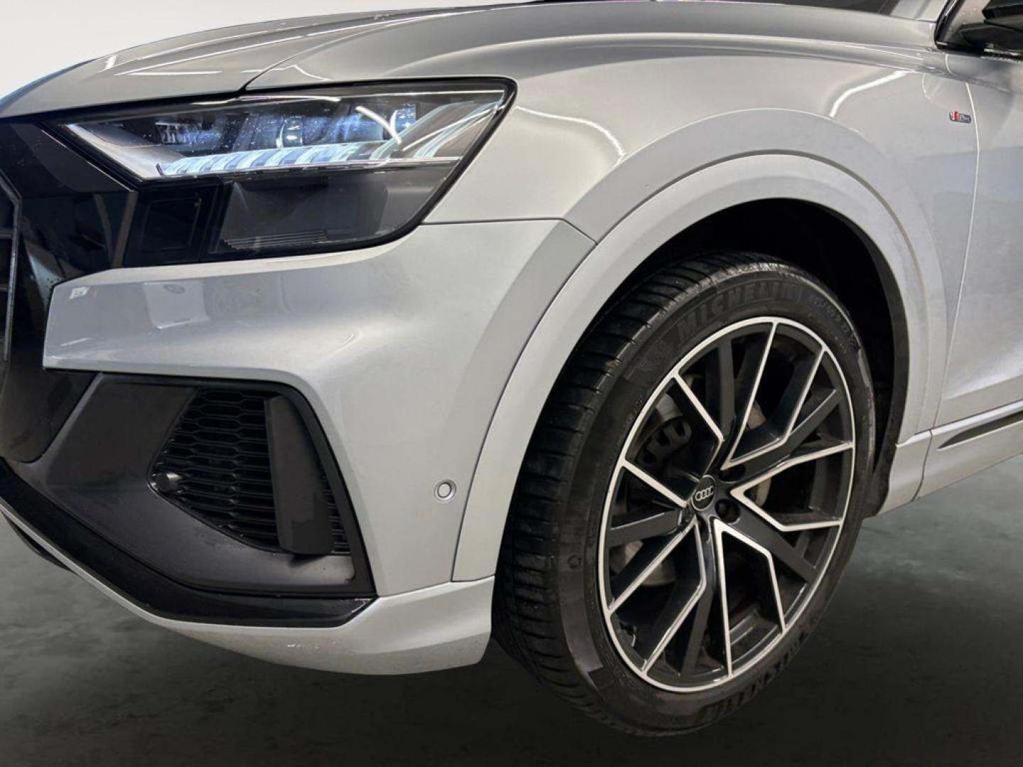 Audi Q8 50 TDI 210kW Black Line Plus quattro tip