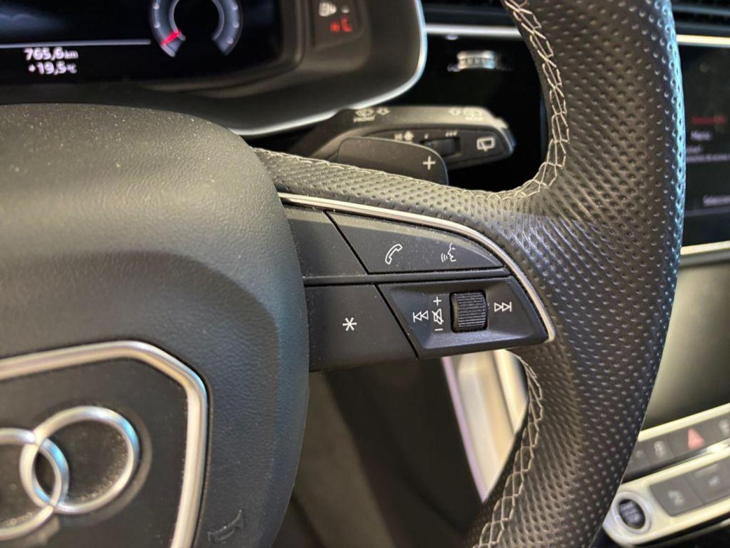 Audi Q8 50 TDI 210kW Black Line Plus quattro tip