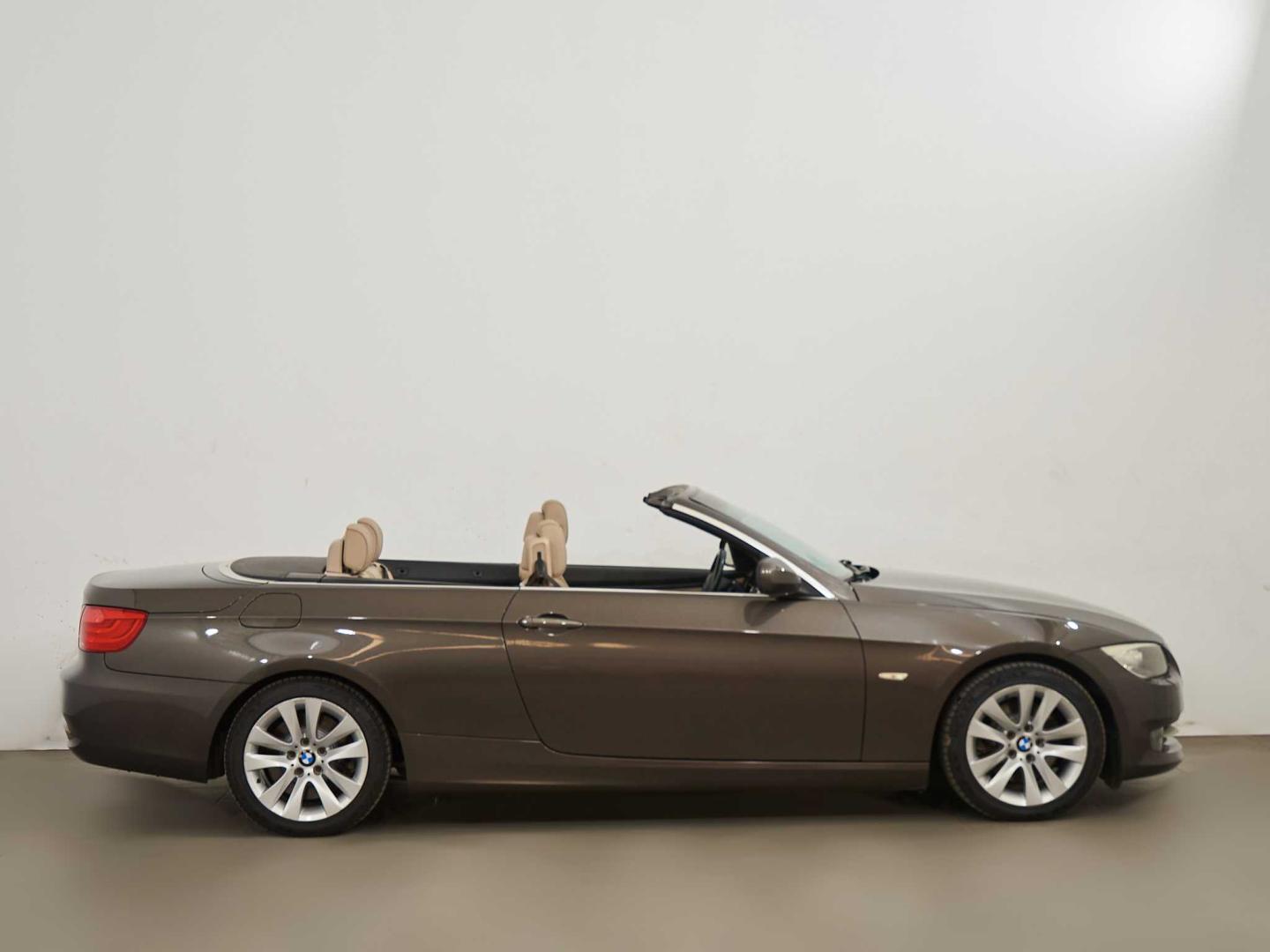 BMW Serie 3 E93 Cabrio 330i Cabrio Aut.