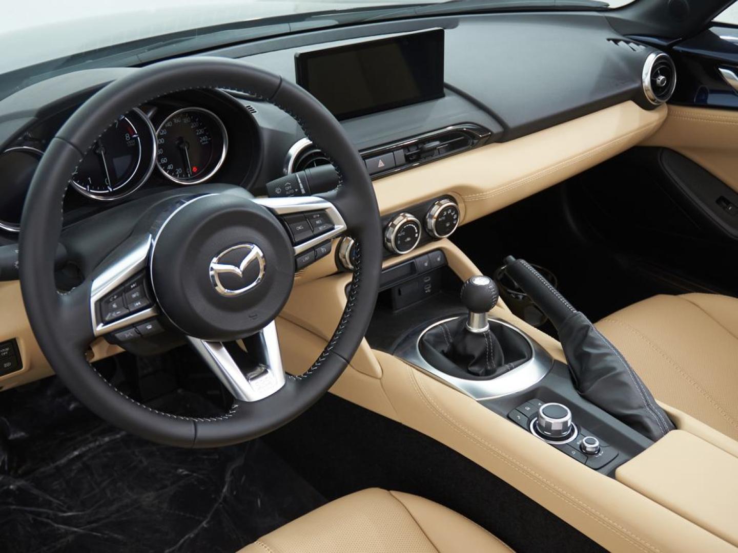 Mazda MX-5 RF 1.5 Skyactiv-G Kazari