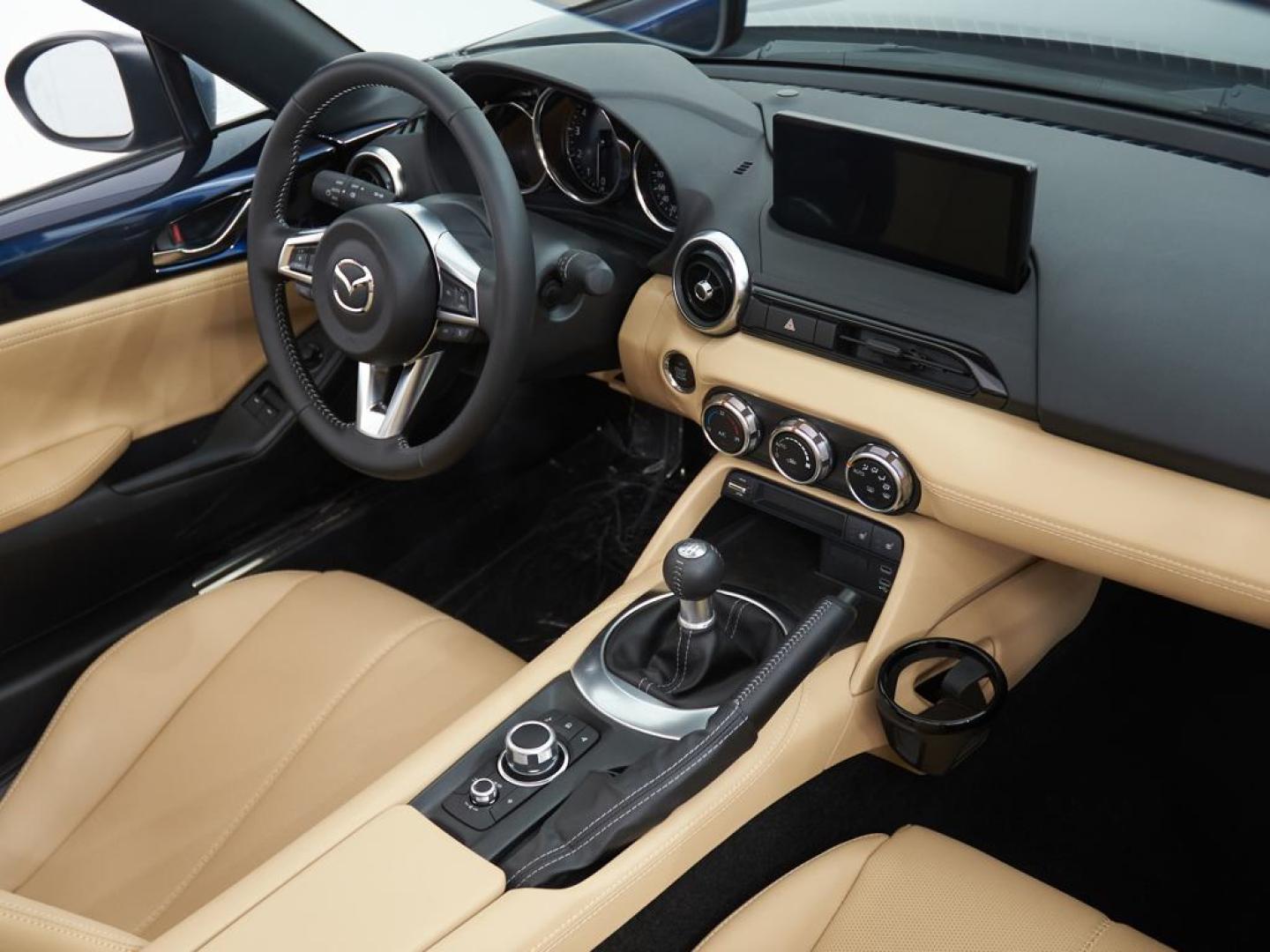 Mazda MX-5 RF 1.5 Skyactiv-G Kazari