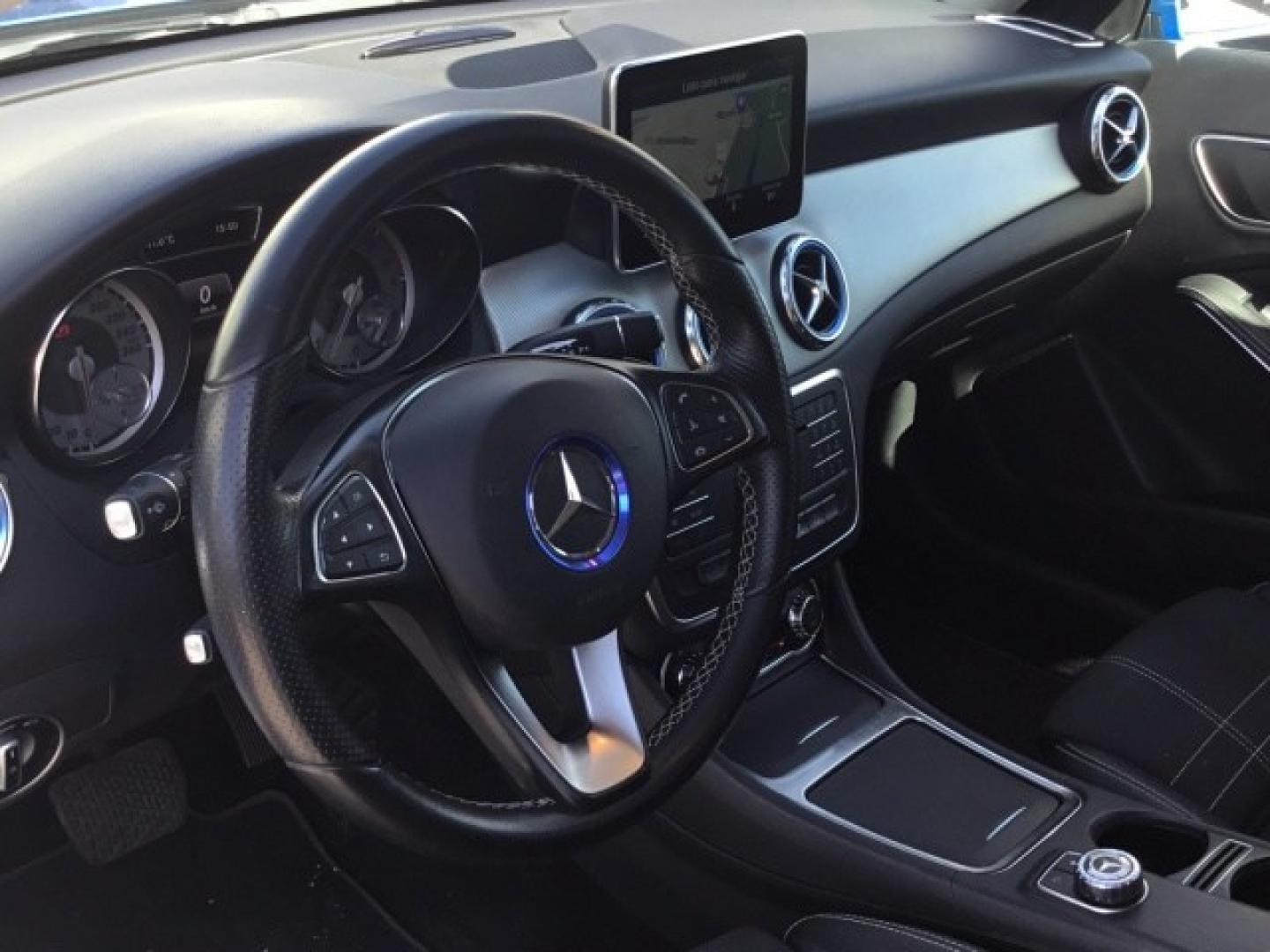Mercedes Benz GLA 200 CDI / d Urban