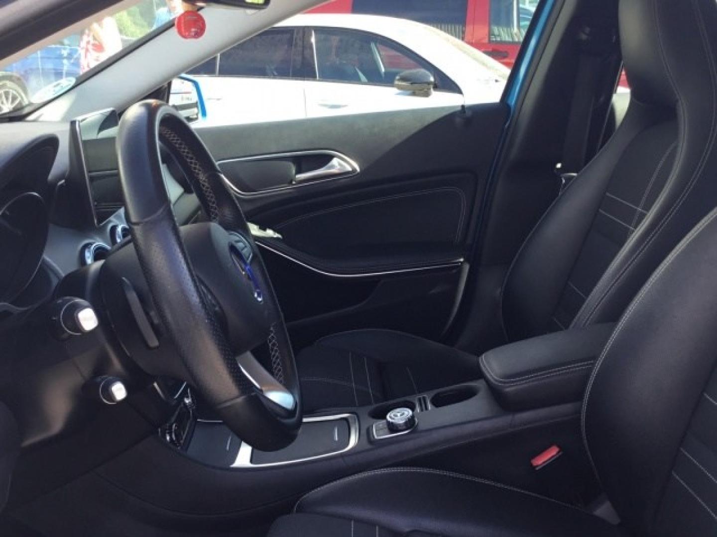 Mercedes Benz GLA 200 CDI / d Urban