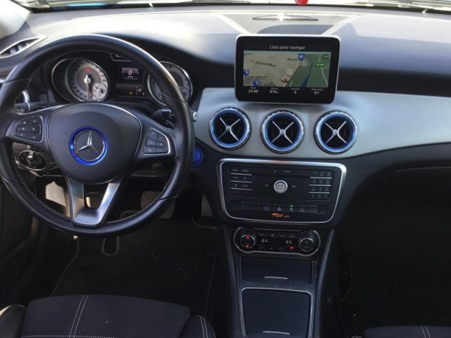 Mercedes Benz GLA 200 CDI / d Urban
