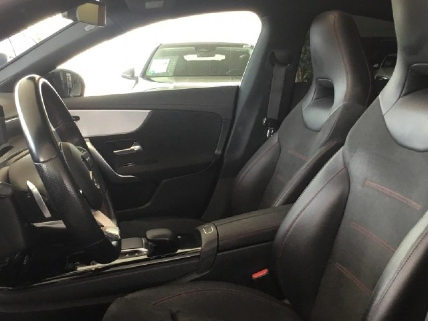 Mercedes Benz CLA 250 e AMG Line