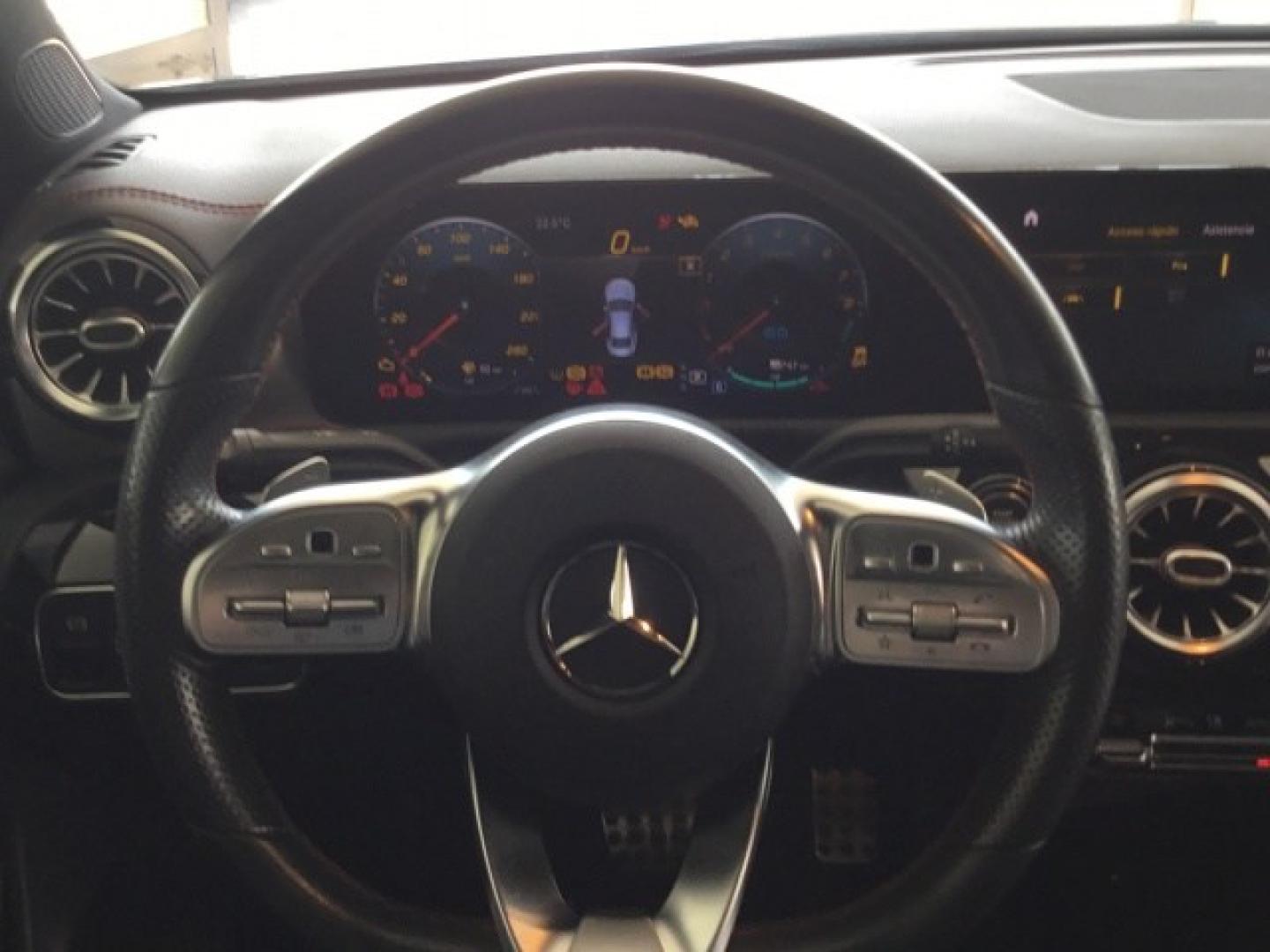 Mercedes Benz CLA 250 e AMG Line