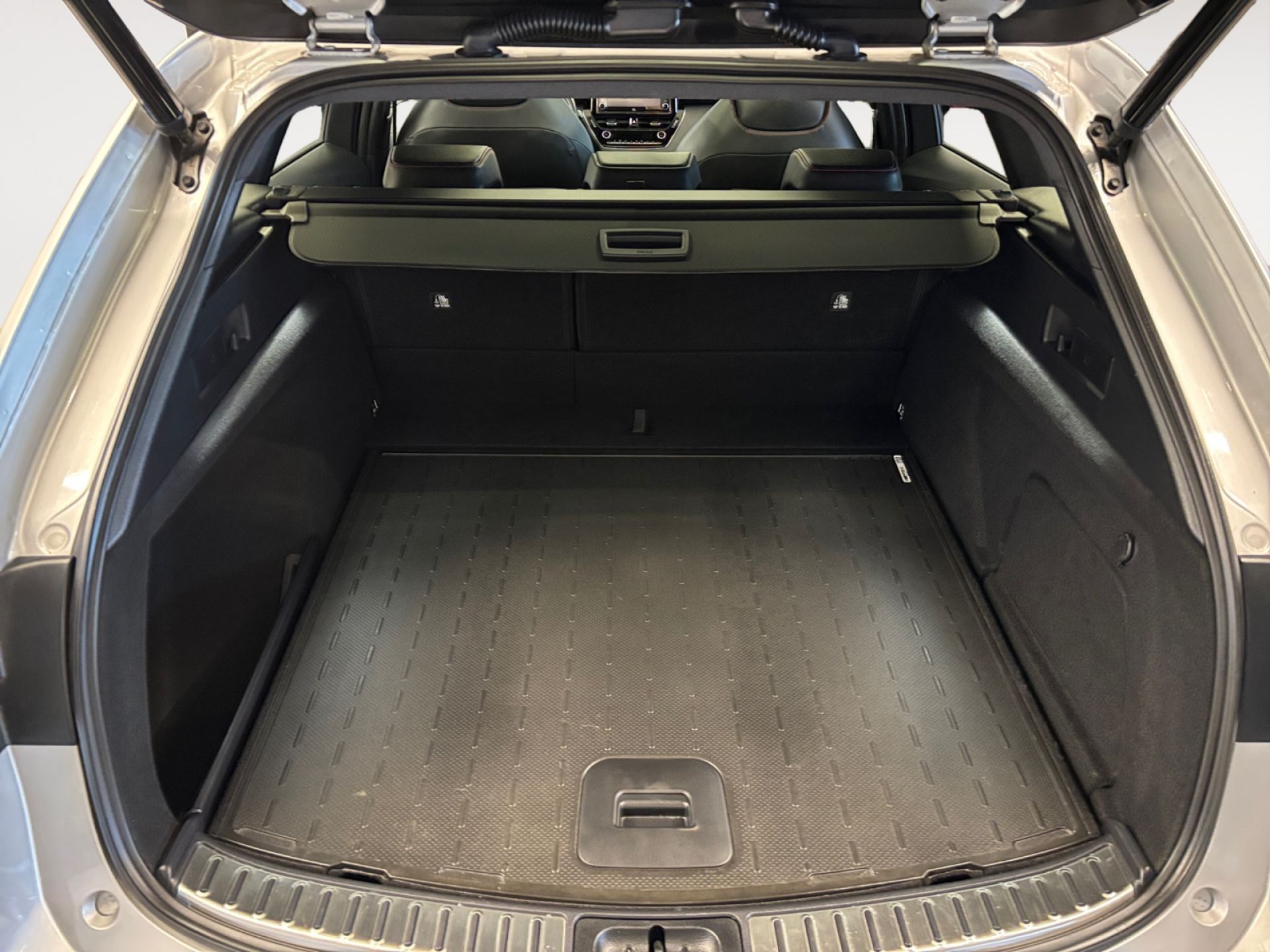 Toyota Corolla 2.0 180H ADVANCE E-CVT TOURING SPORT