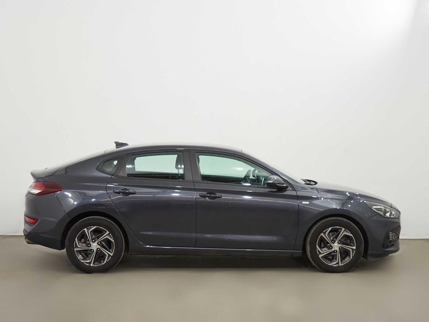 Hyundai i30 Fastback FB 1.0 TGDI Klass 48V 120