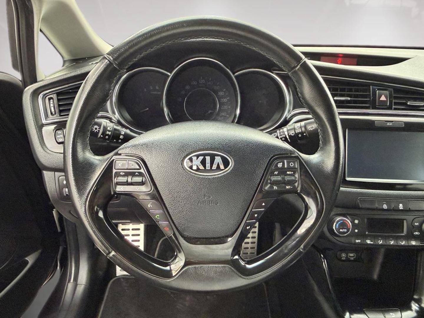 Kia Ceed 1.4 CRDi WGT Concept 66 kW (90 CV)