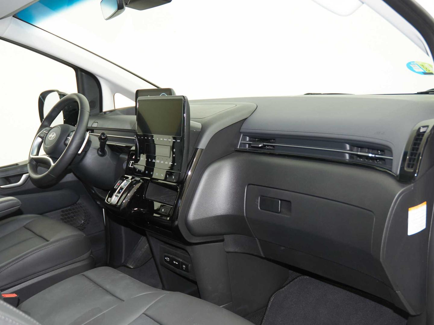 Hyundai Staria HEV 1.6 TGDI Style